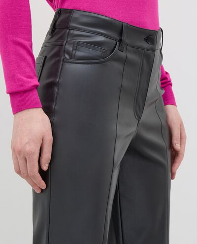Pantaloni a zampa in ecopelle donna detail 2