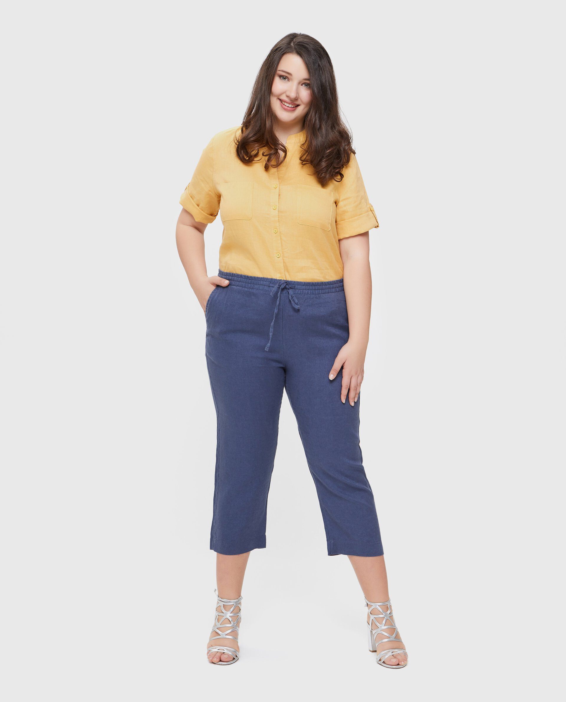 Pantaloni in puro lino modello crop Curvy donna