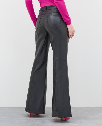 Pantaloni a zampa in ecopelle donna detail 1