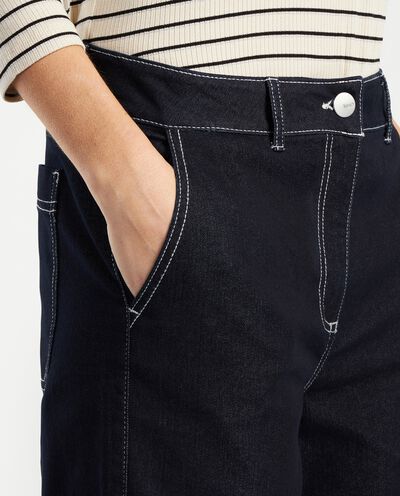 Jeans cropped con cuciture a contrasto donna detail 2