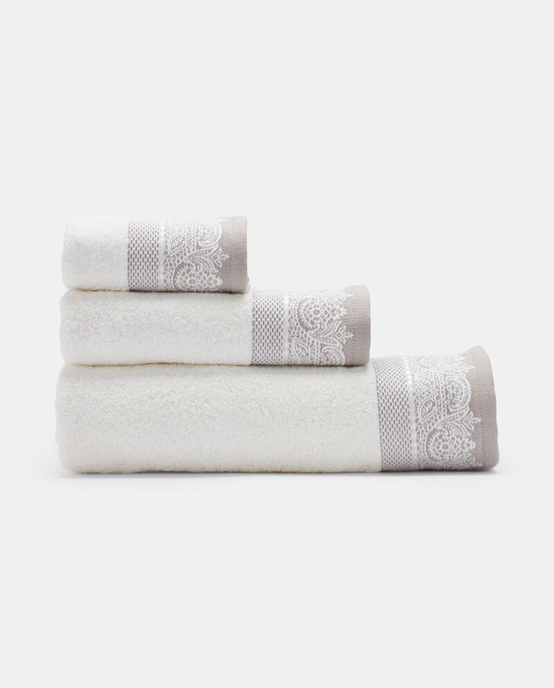 Asciugamano degli ospiti con ricamo Made in Portugal cover