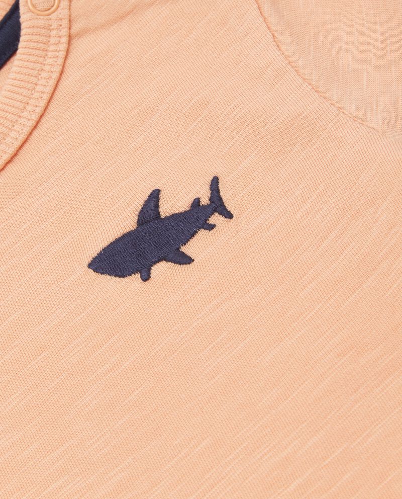 T-shirt tinta unita con ricamo squalo in puro cotone neonato single tile 1 