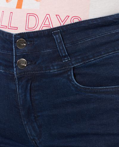 Shorts Holistic in denim di puro cotone a doppio bottone donna detail 2