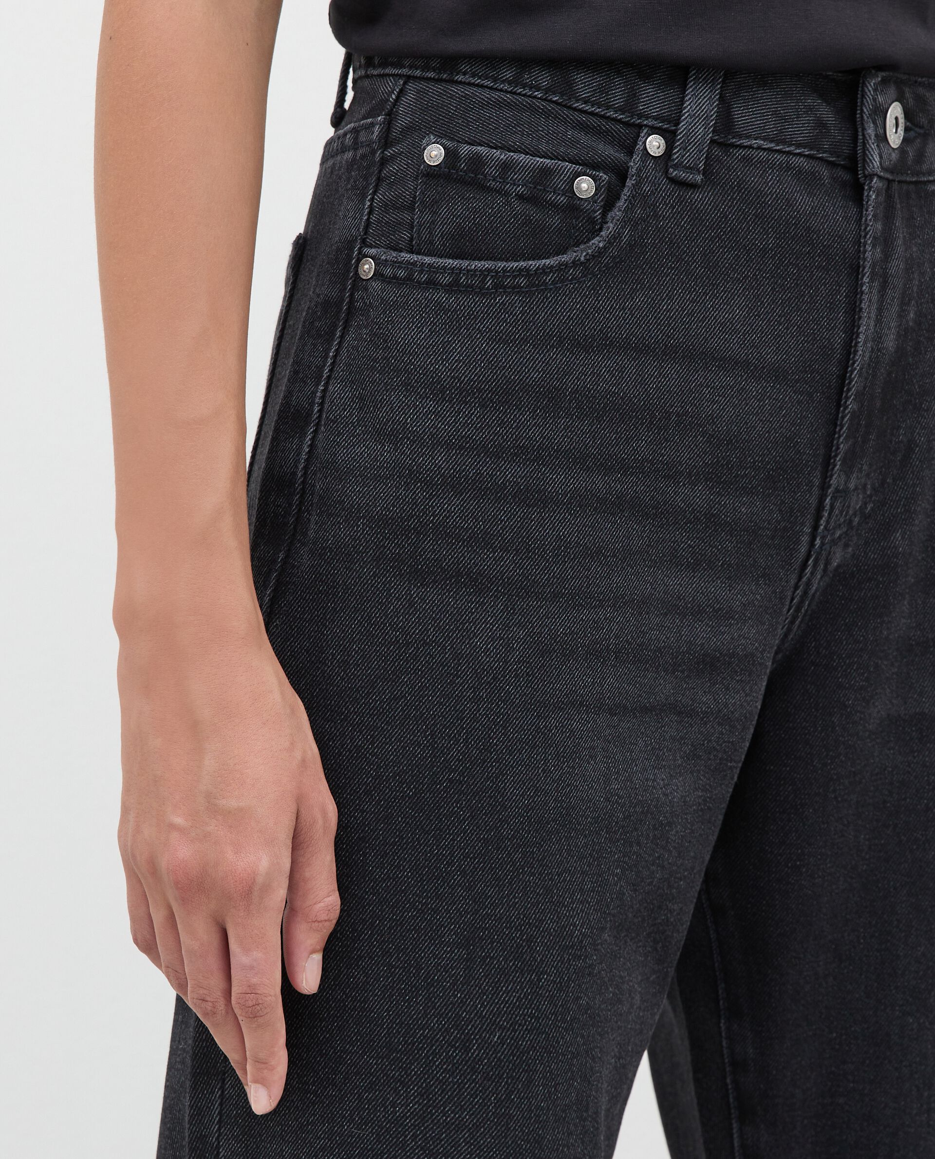 Jeans cropped a taglio vivo donna