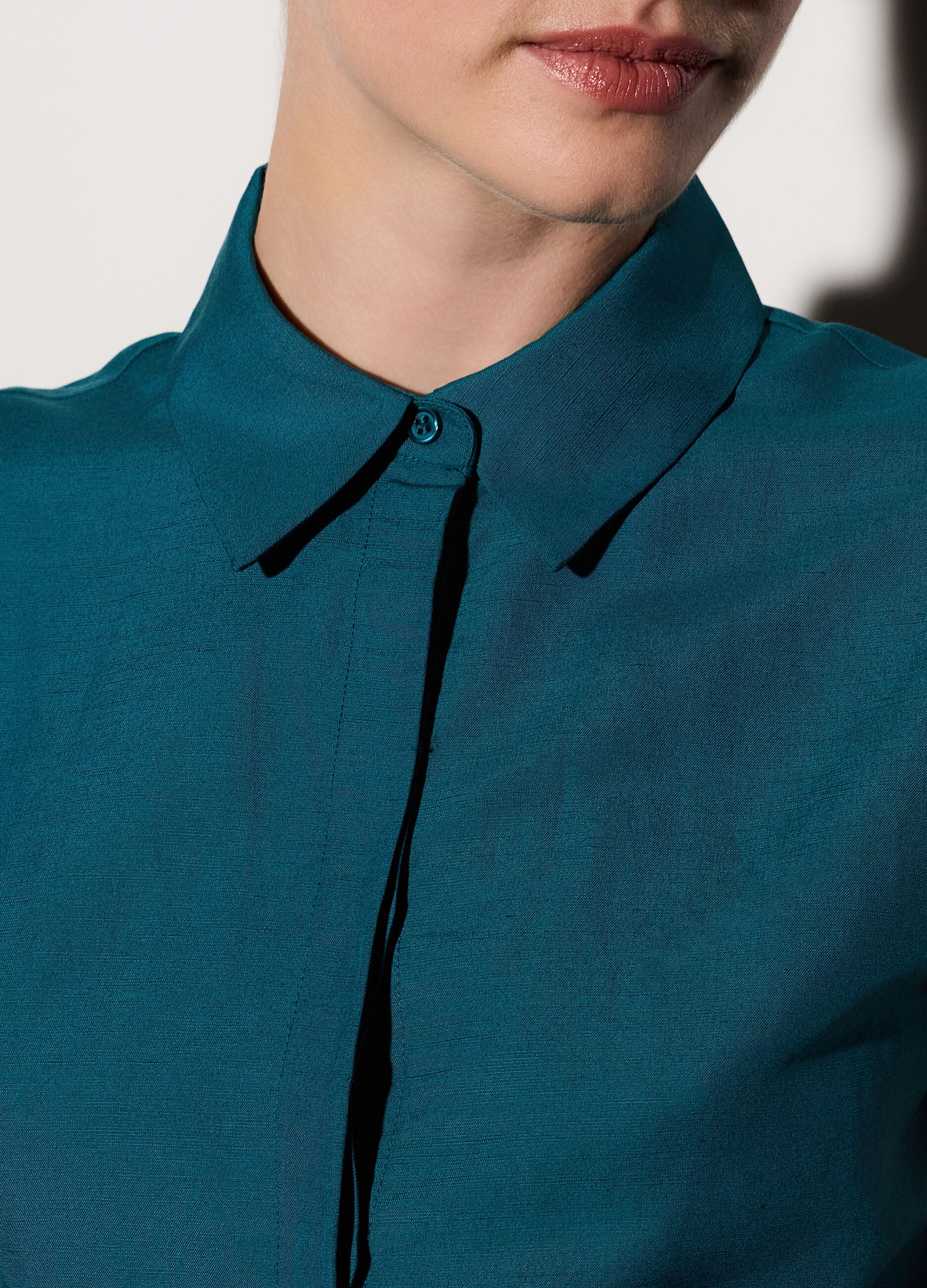 Camicia con collo alla francese regular fit donna_3