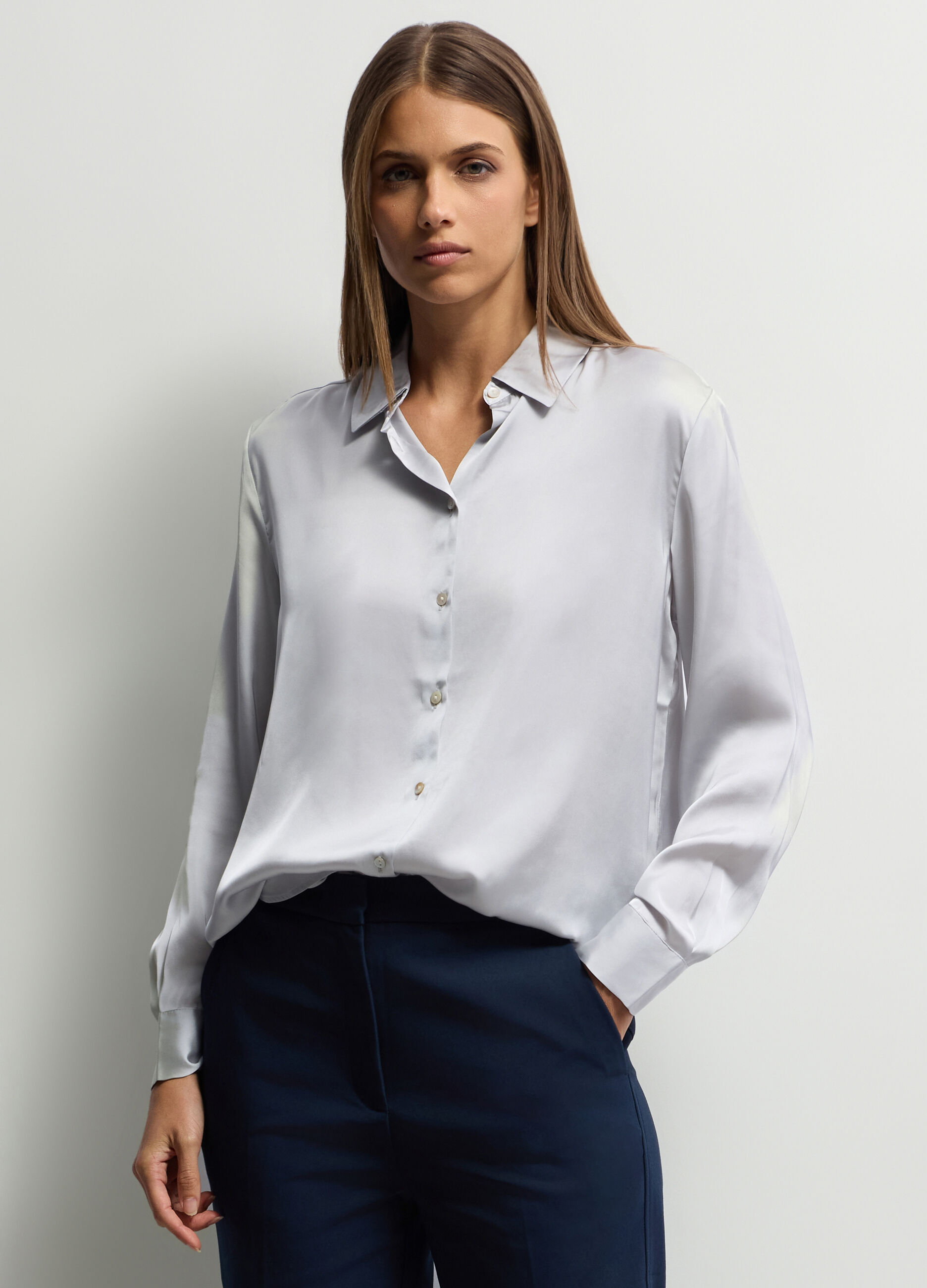 Camicia Fit Over con colletto alla francese in raso donna_0
