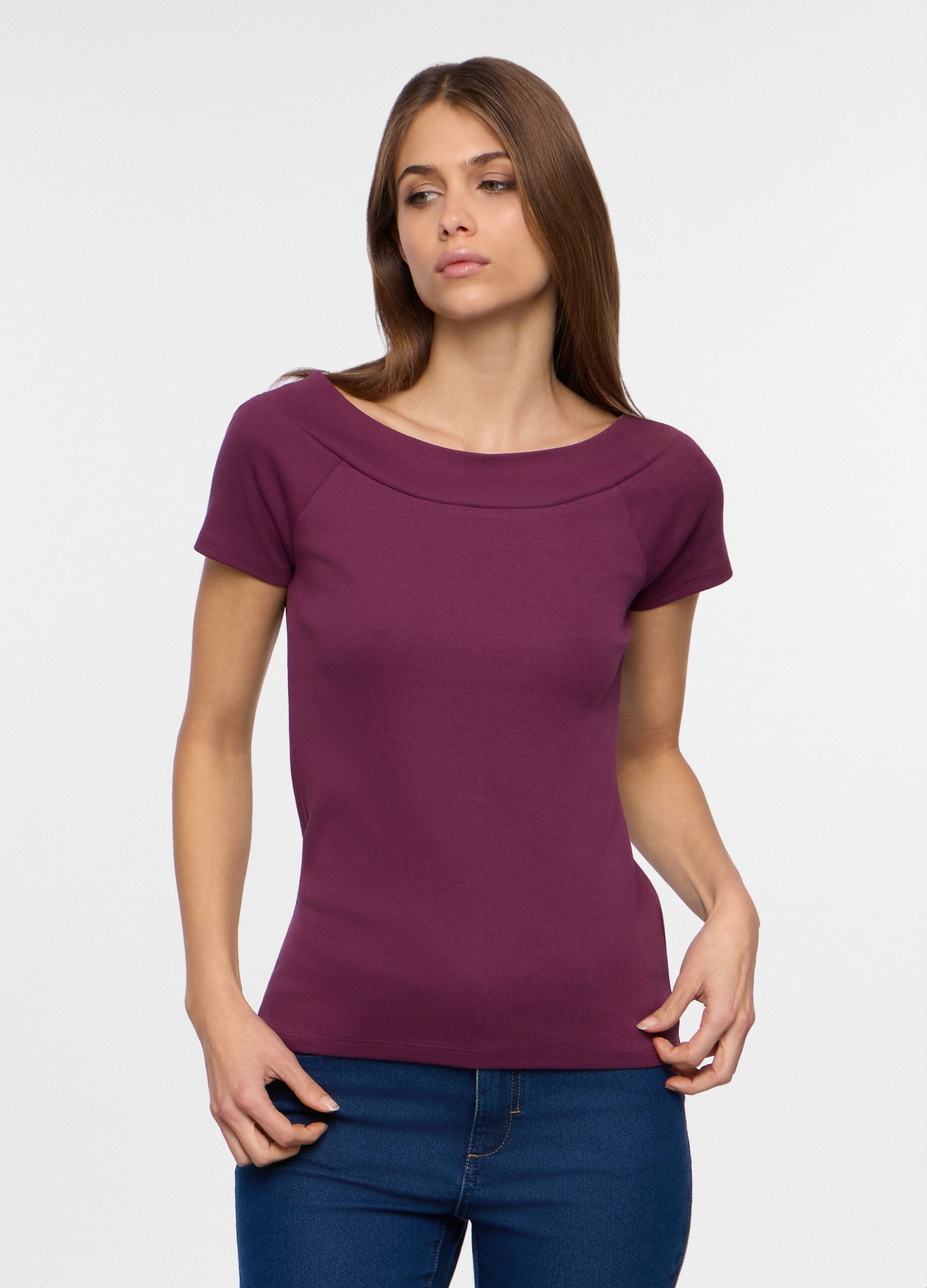 T-shirt con scollo a barchetta donna_0