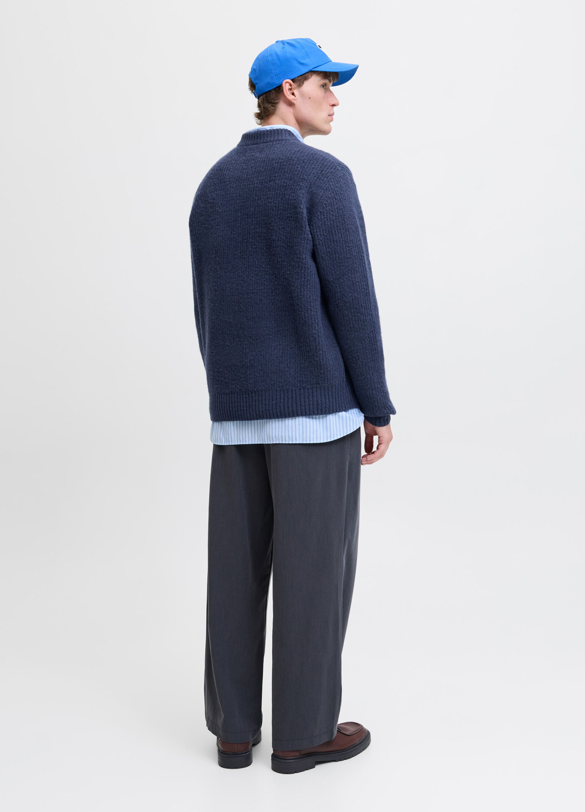 Maglione girocollo a coste uomo_1