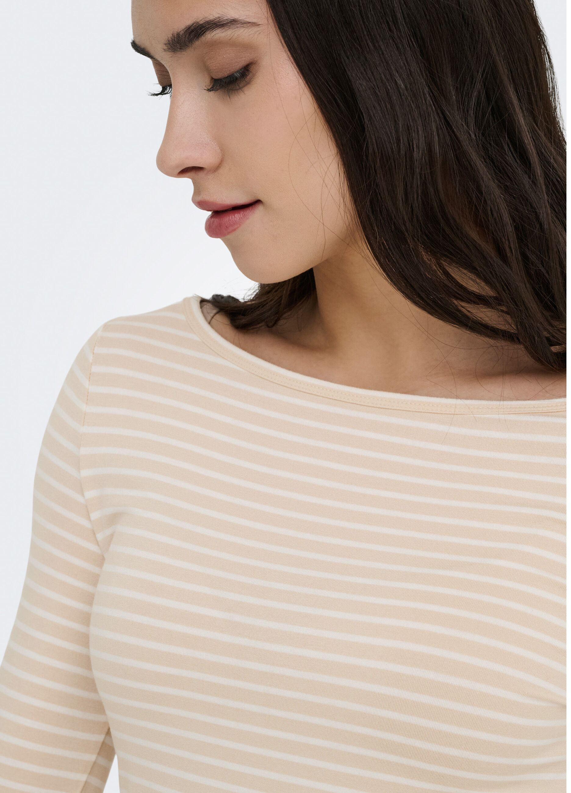 Top regular fit con scollo a barca_4