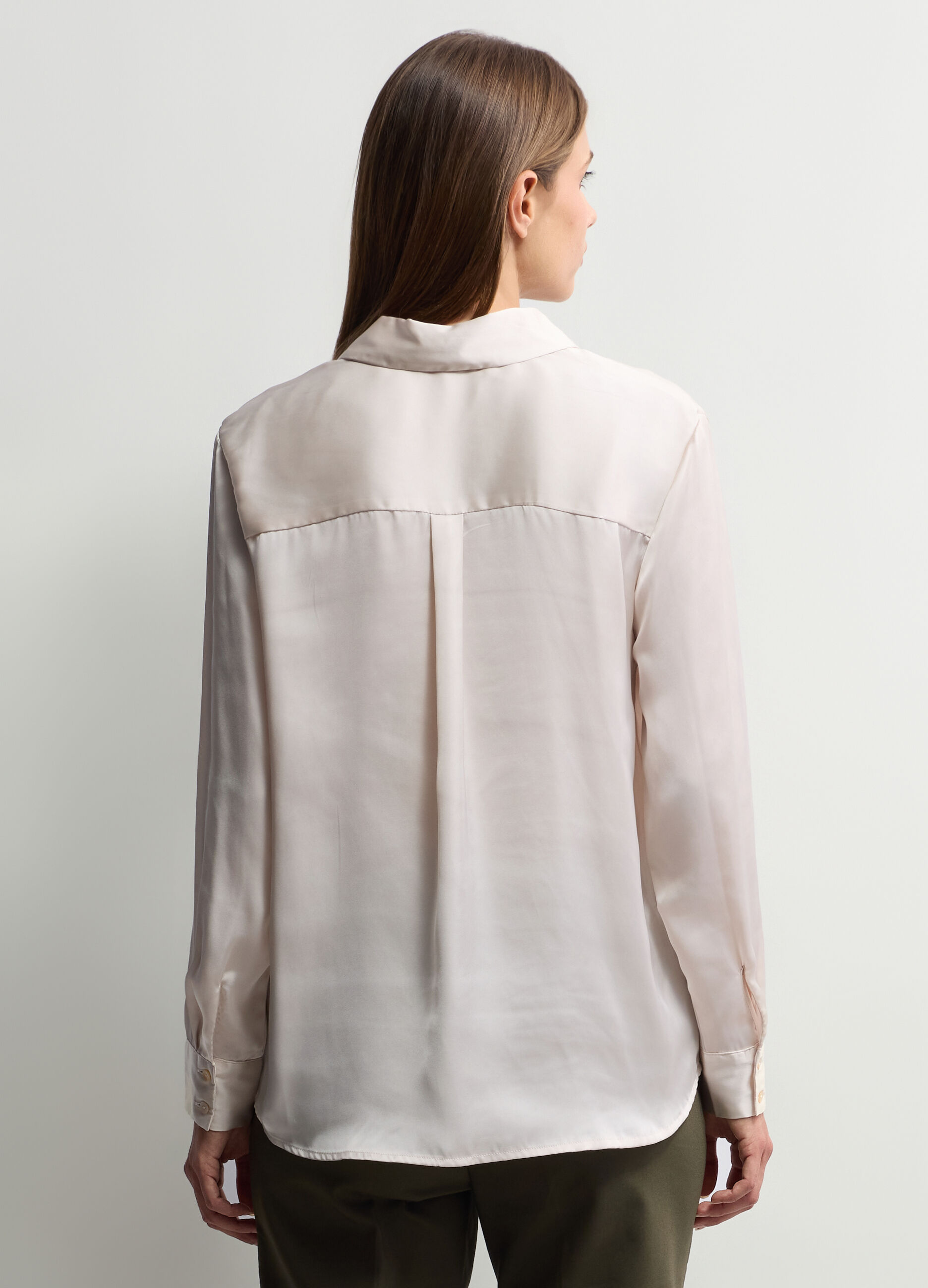 Camicia Fit Over con colletto alla francese in raso donna_1