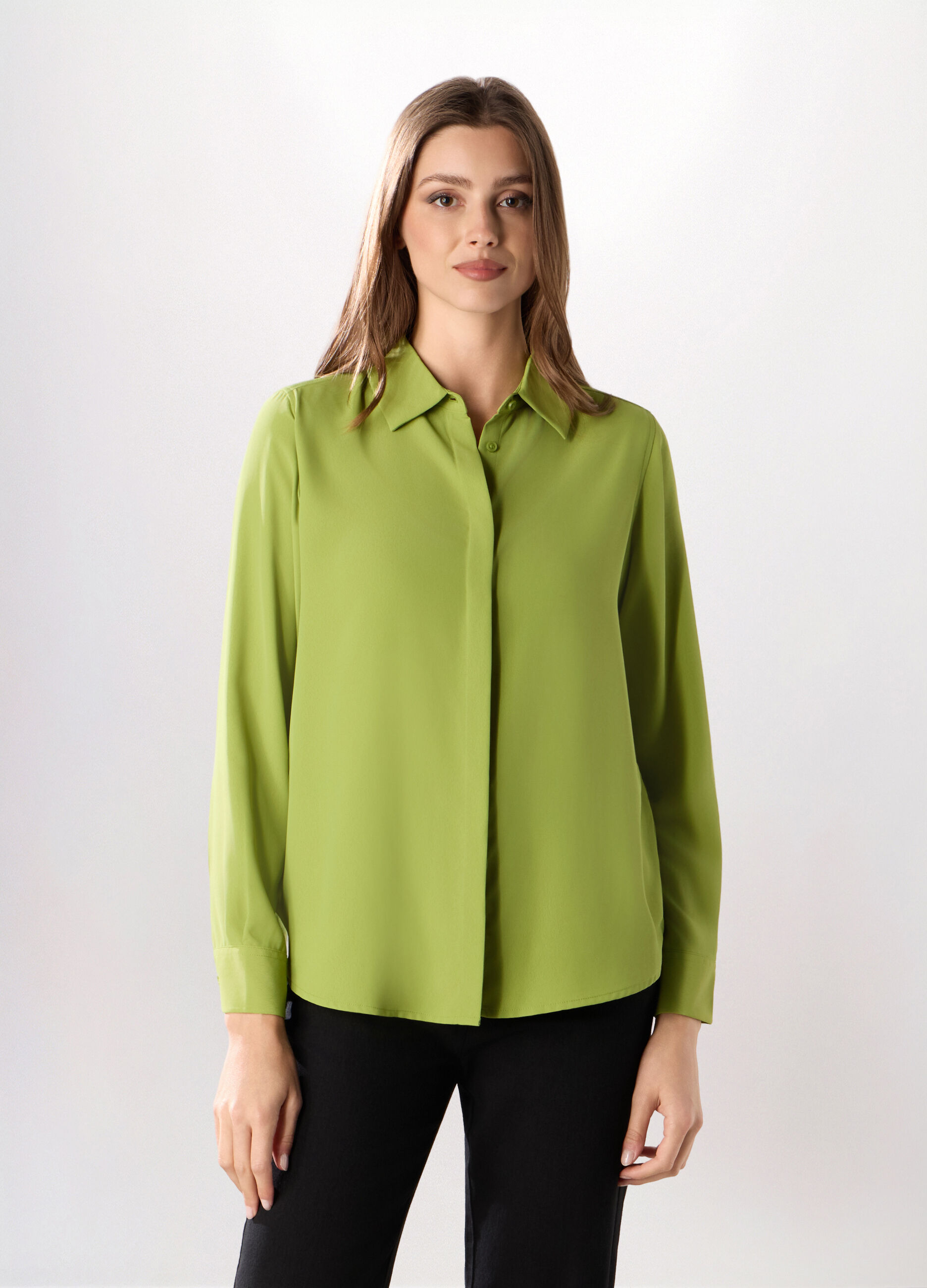 Camicia a maniche lunghe tinta unita donna_0