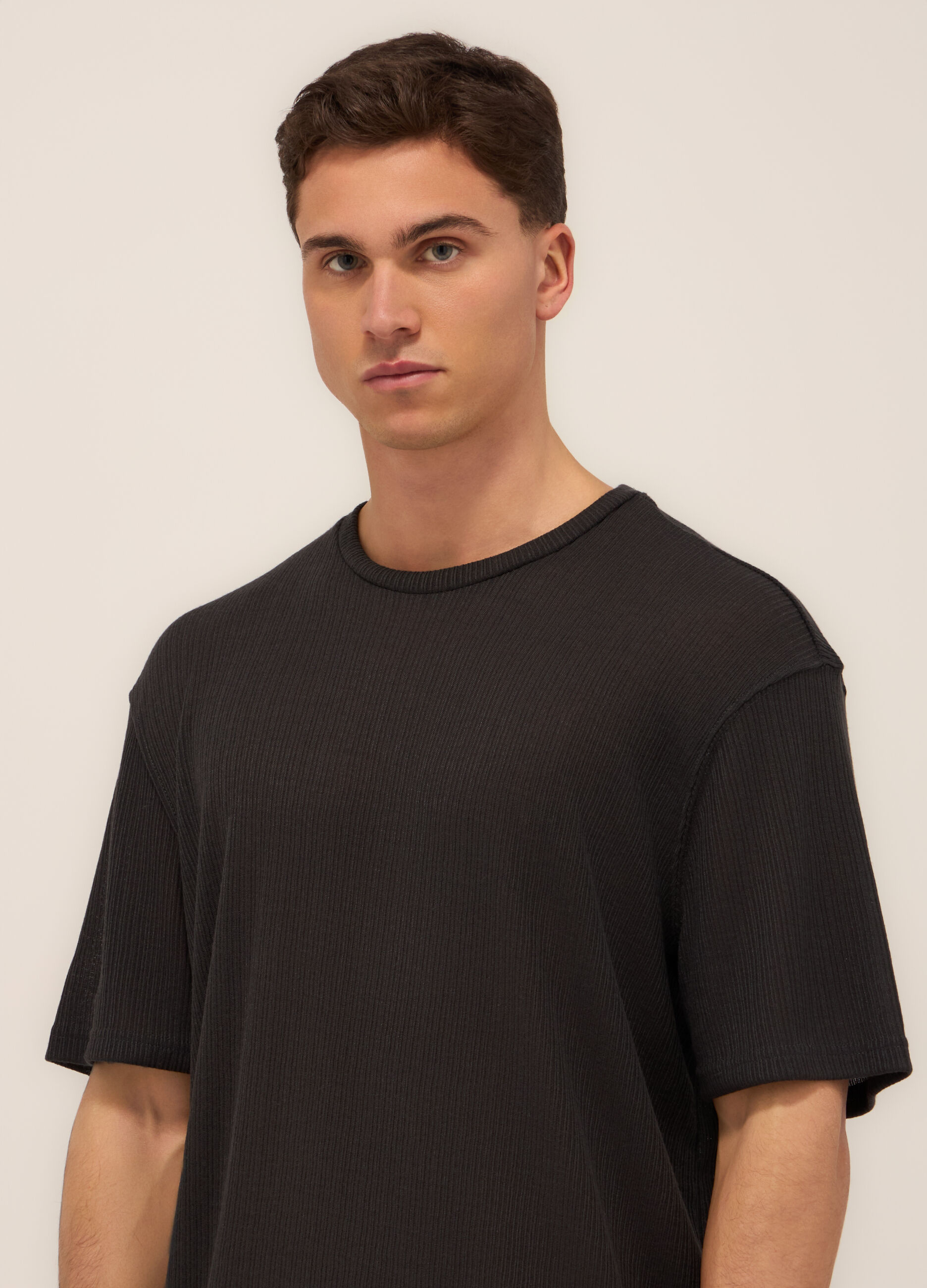 T-shirt girocollo a costine uomo_2