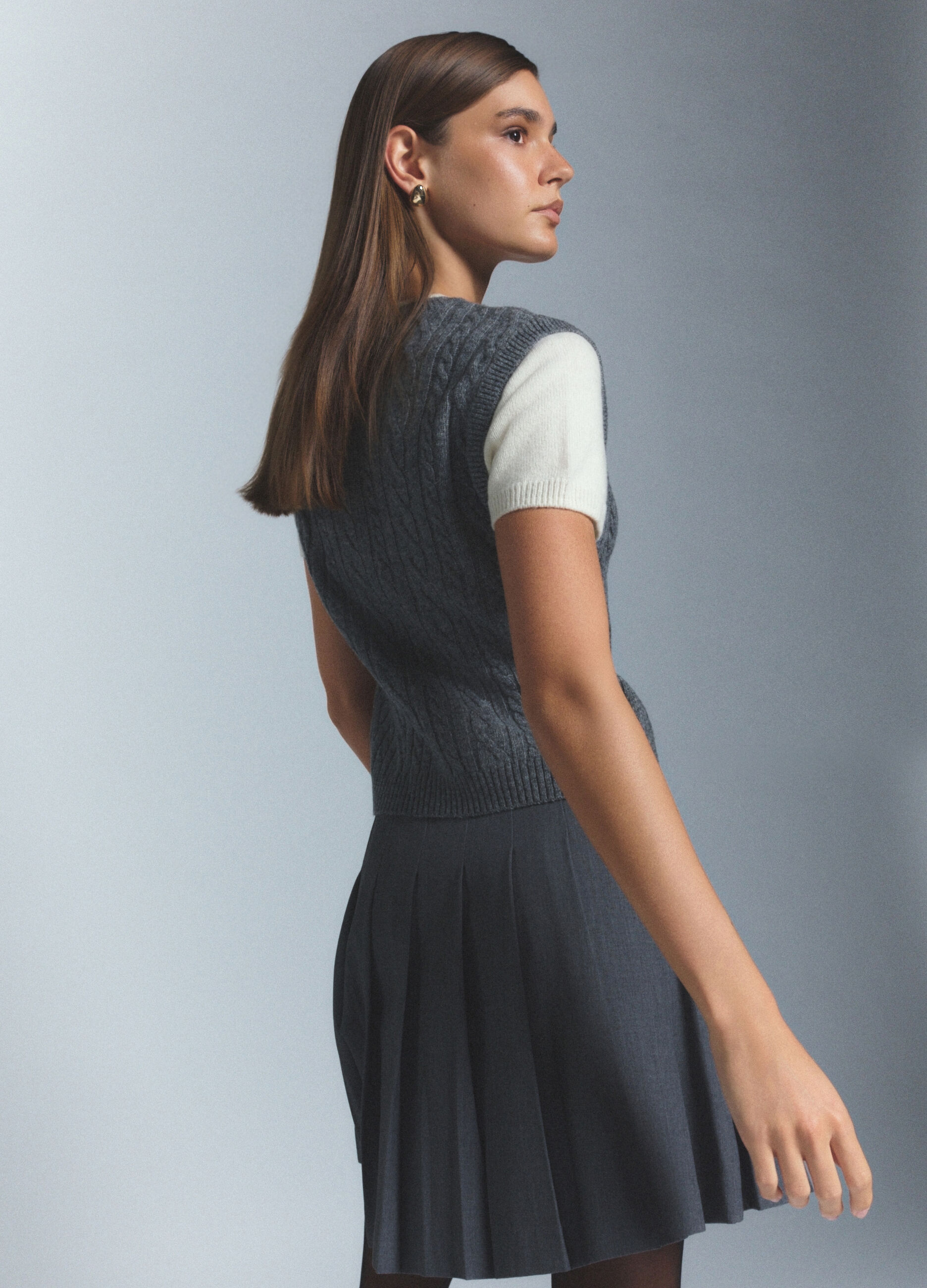 Gilet girocollo con lavorazione a treccia donna_2