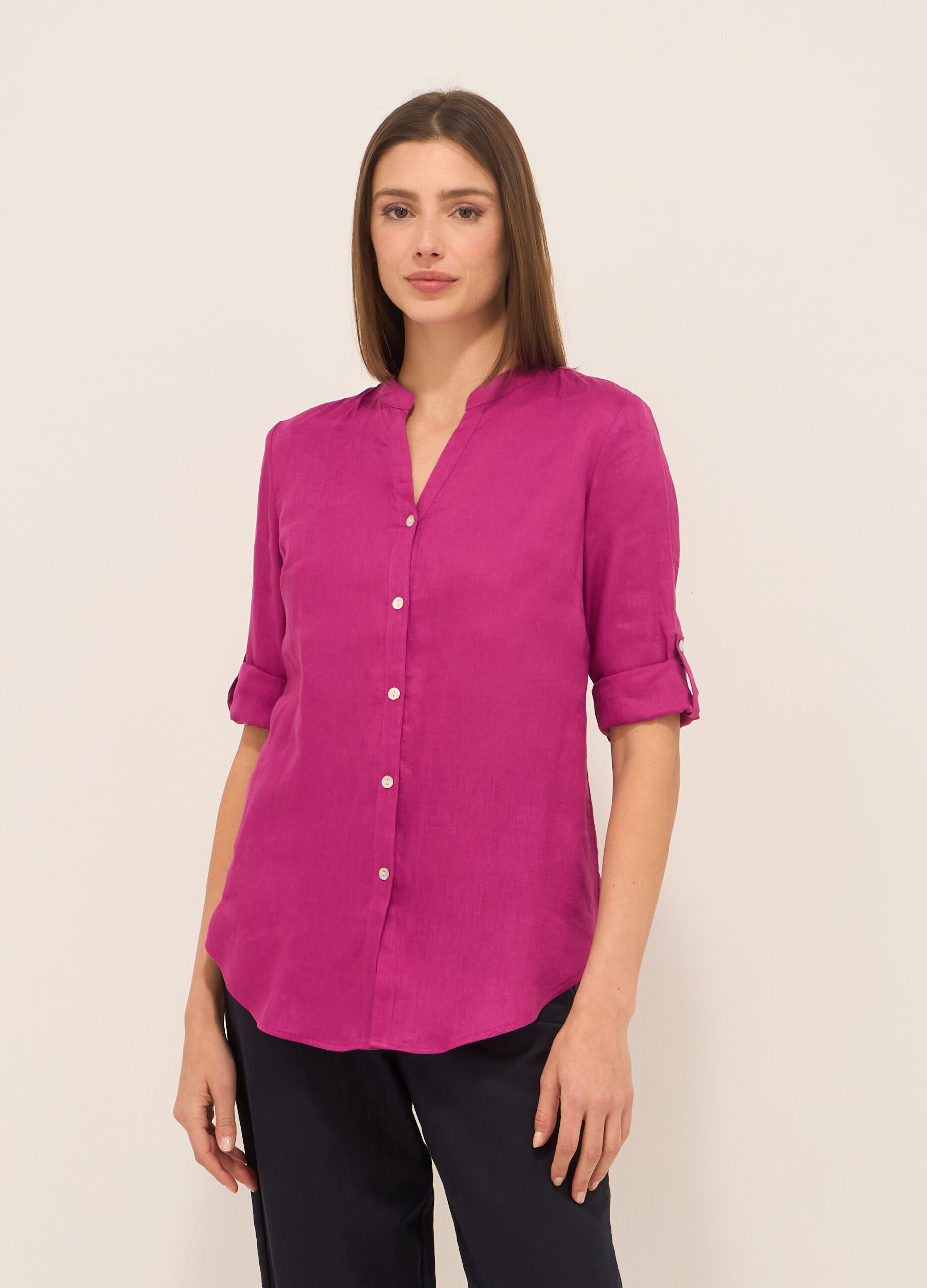 Camicia in puro lino con scollo a V donna_0