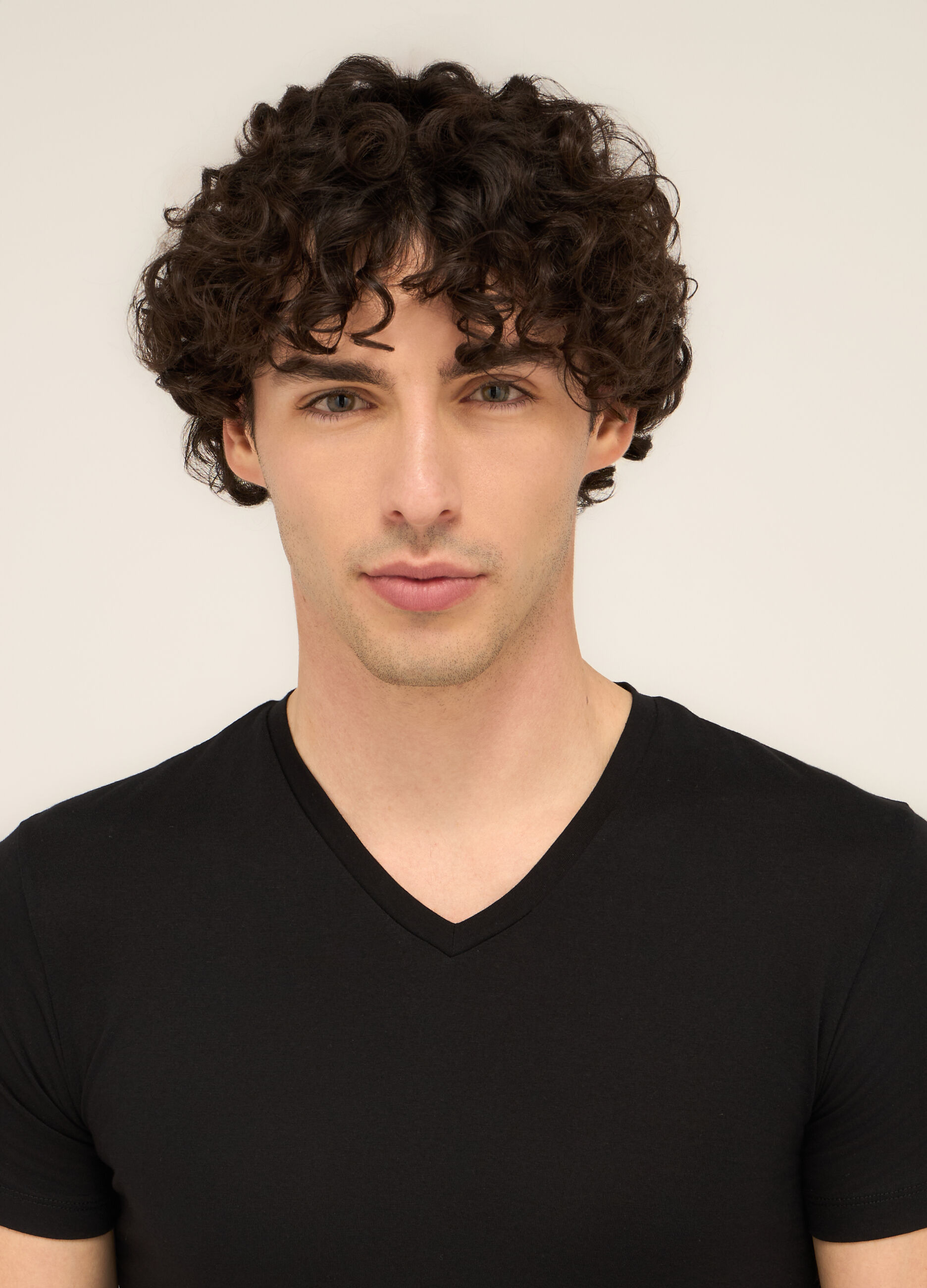 T-shirt intima scollo a V in cotone uomo_2