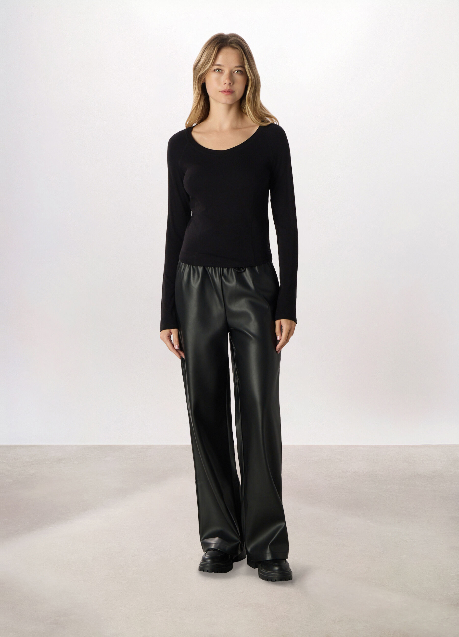 Pantaloni wide leg in eco pelle donna_0