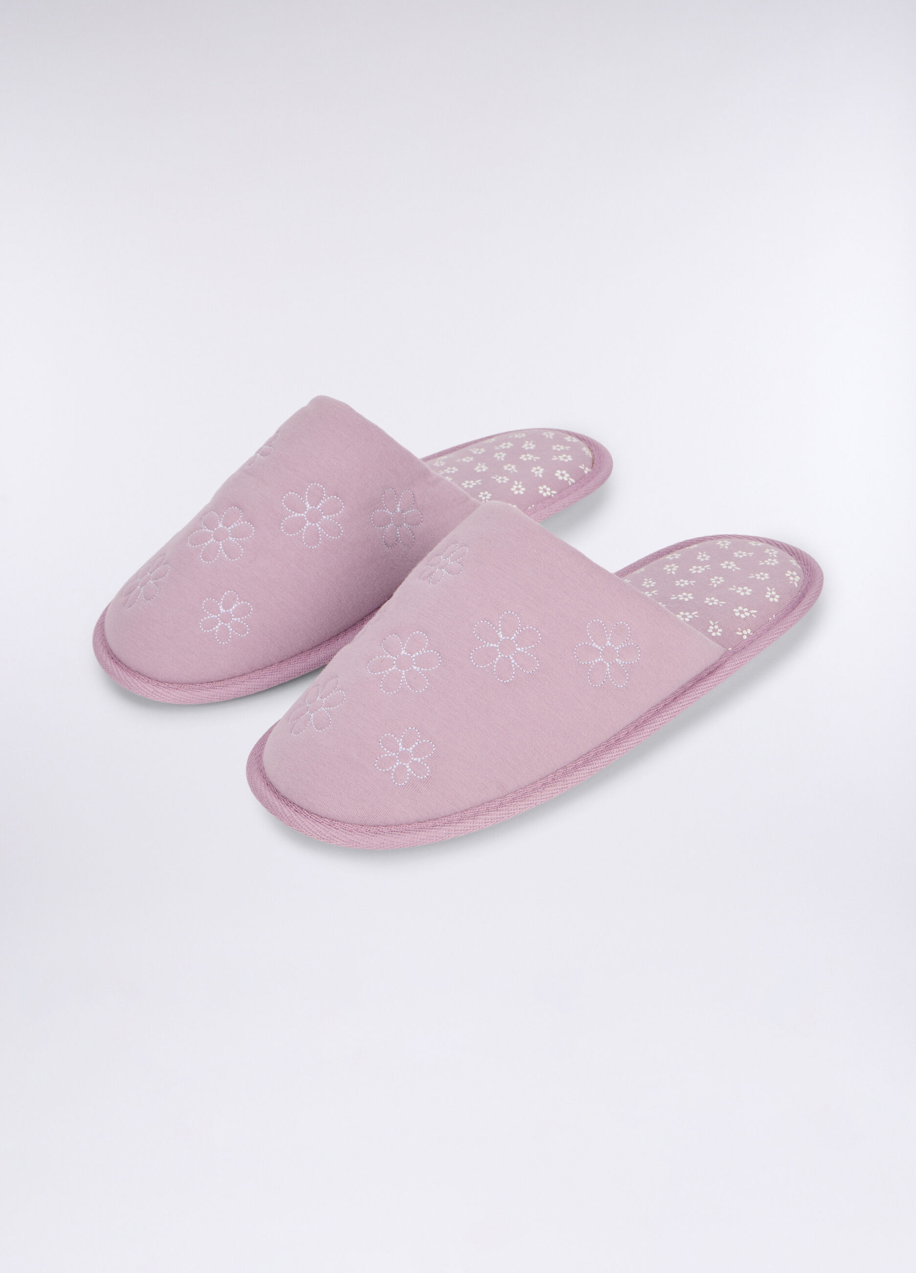 Pantofole con ricamo donna_0