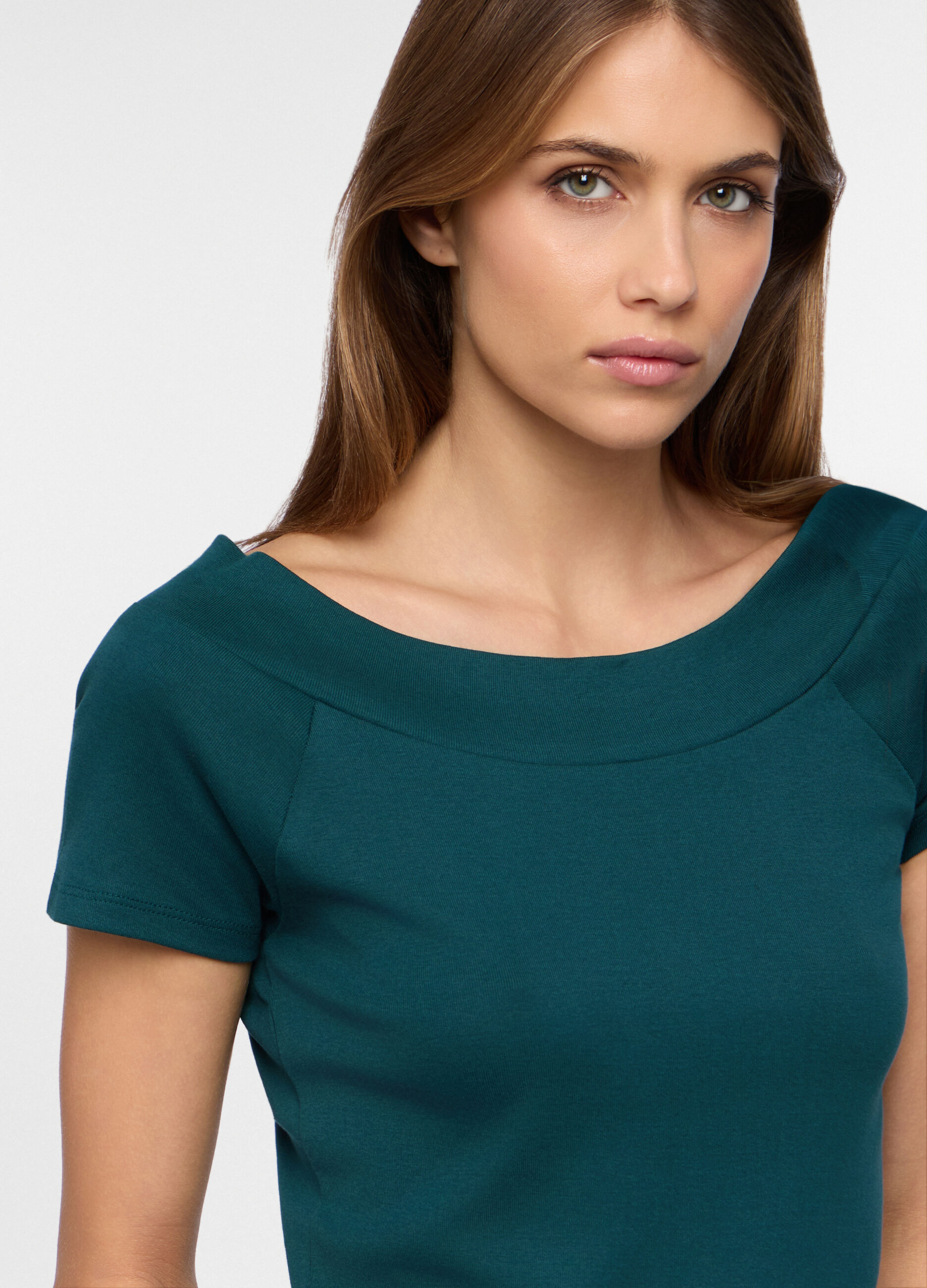 T-shirt con scollo a barchetta donna_2