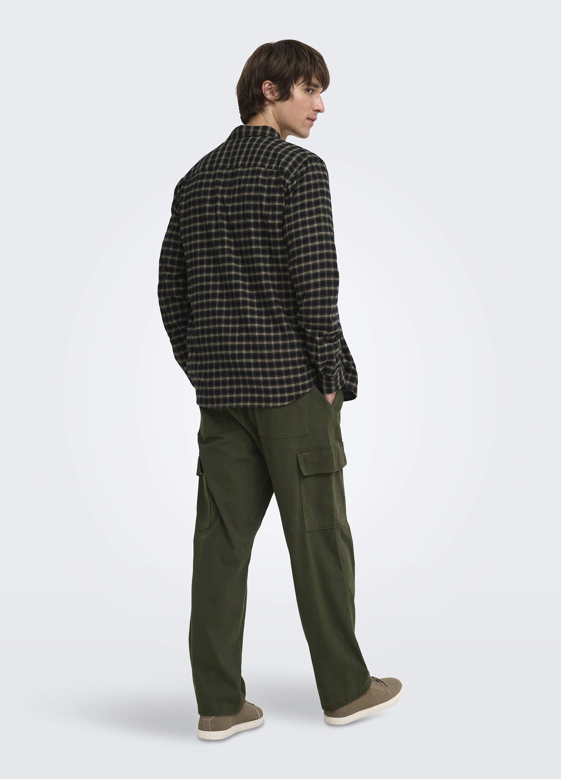Pantaloni cargo con elastico in vita uomo_1