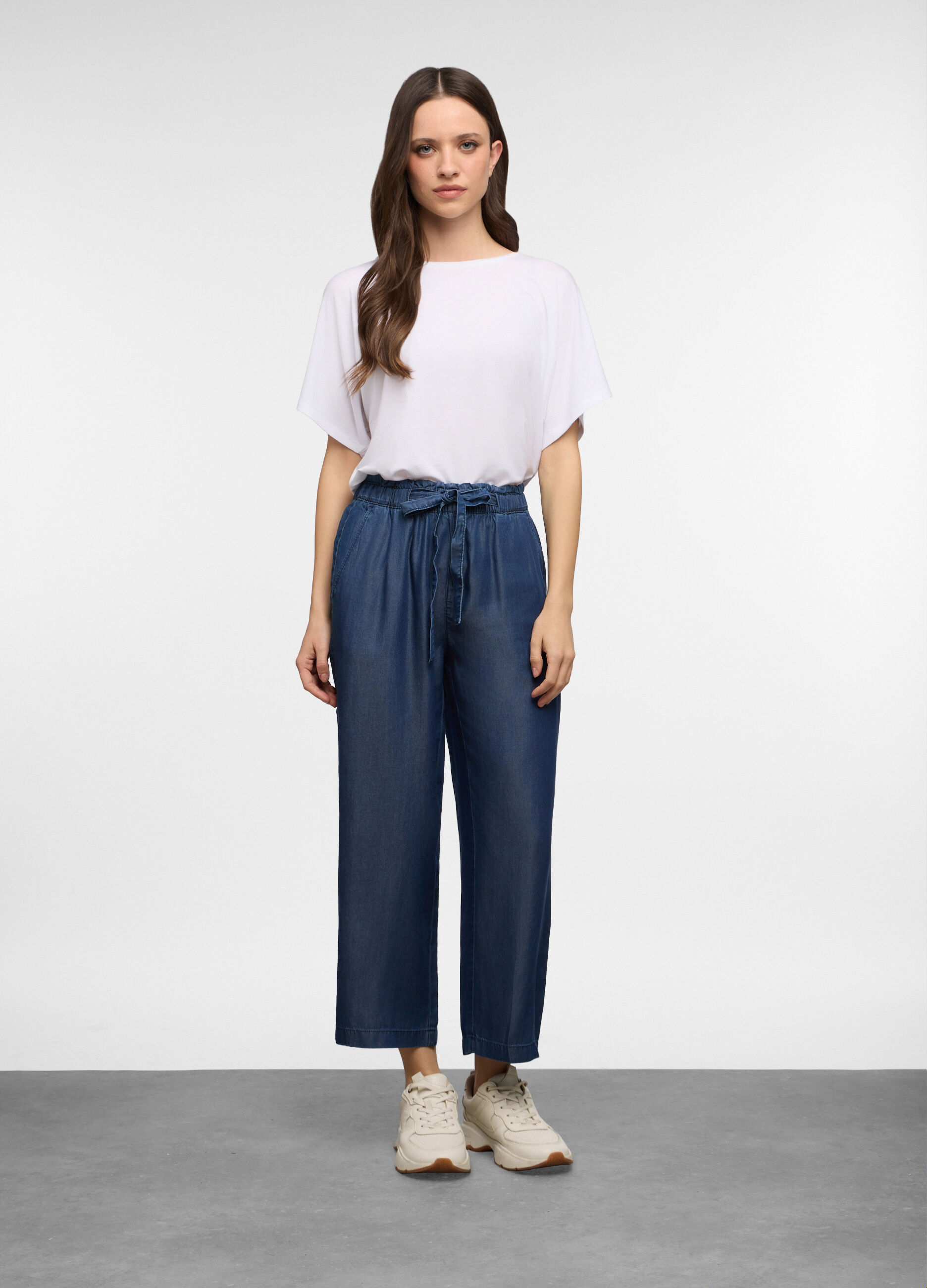 Jogger fit Culotte lunghezza capri con vita elasticata e coulisse in Lyocell donna_0