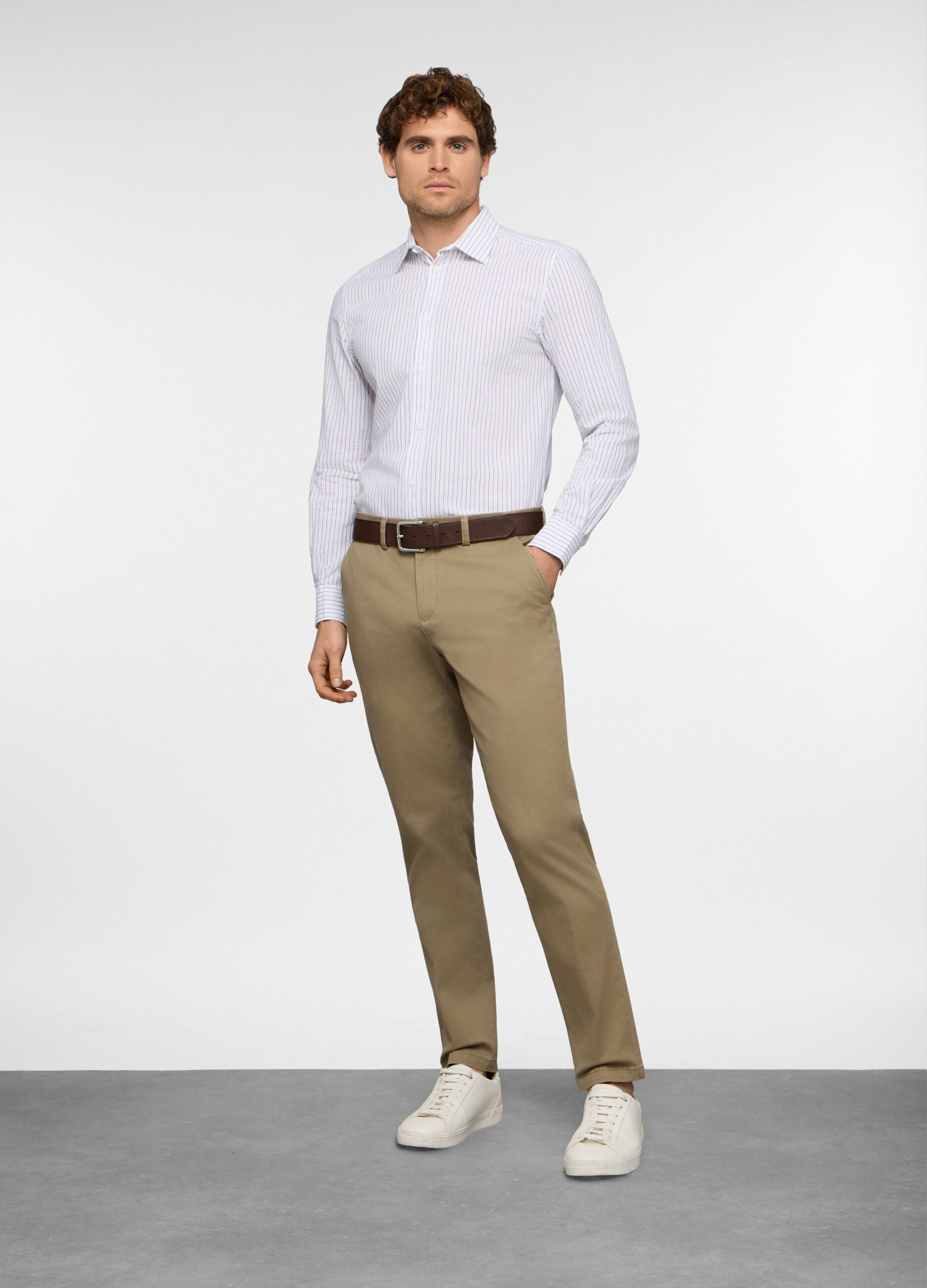 Pantaloni chino slim fit in cotone stretch uomo_0