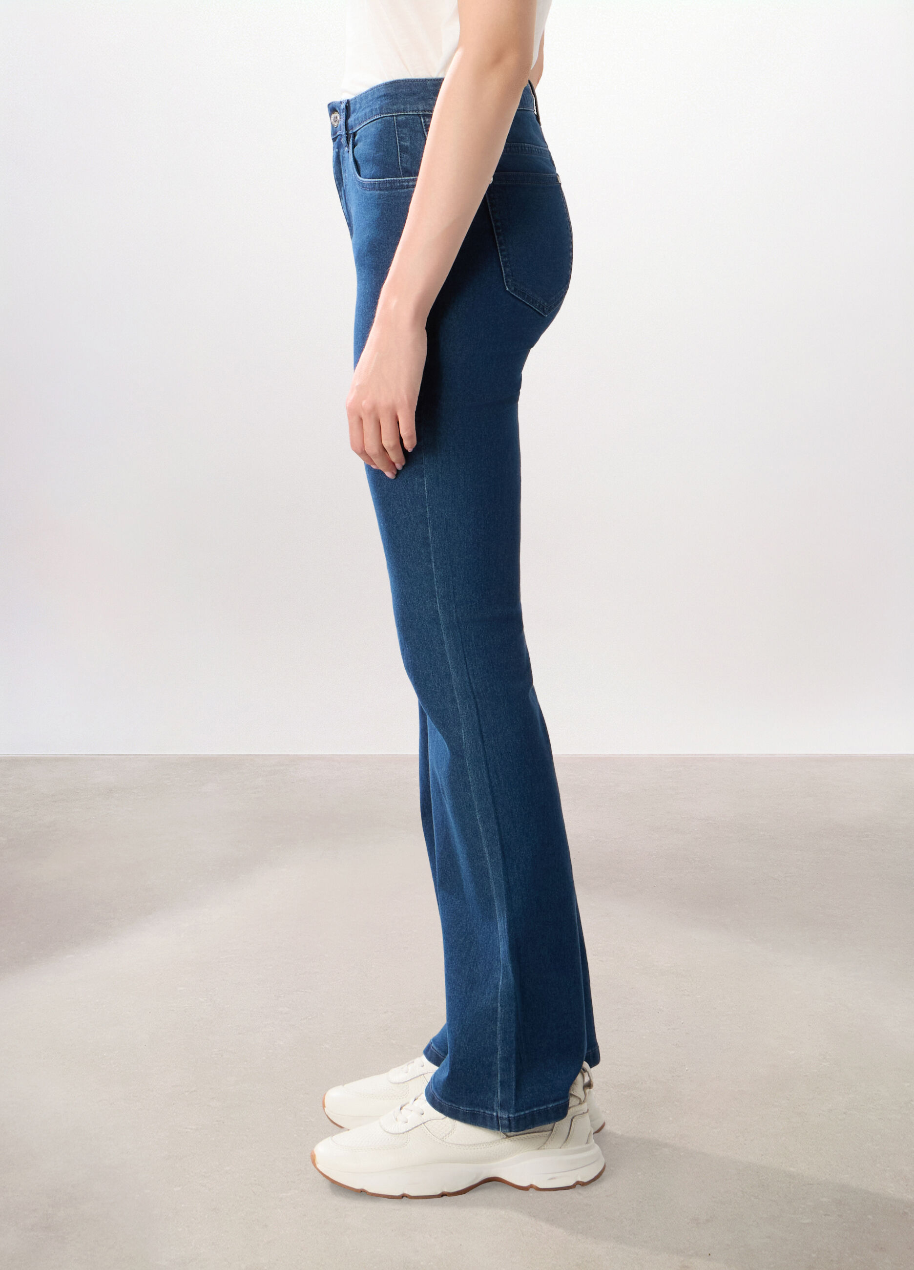 Pantaloni in denim misto cotone donna_3