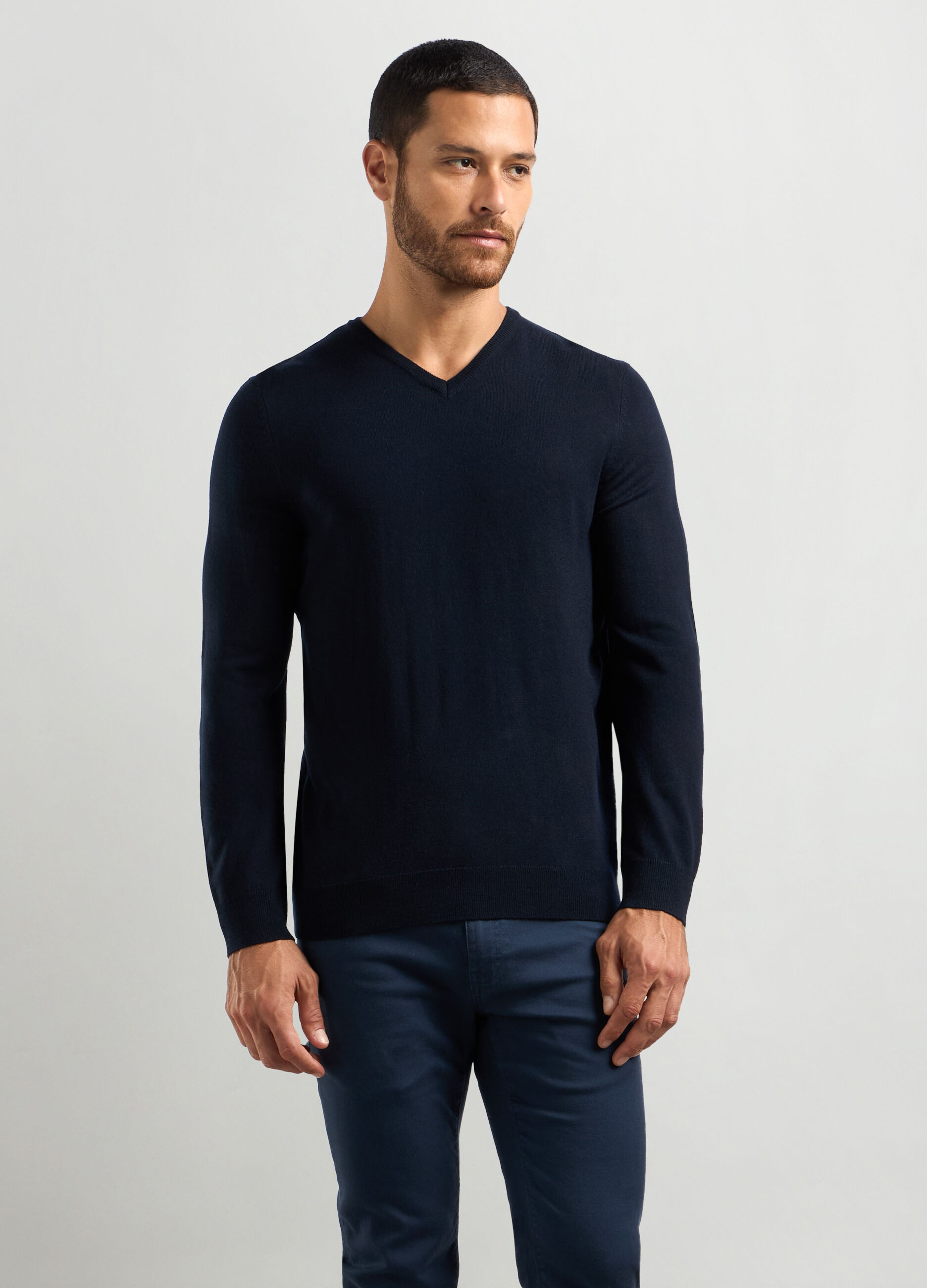 Maglione collo a V maglia rasata uomo_0