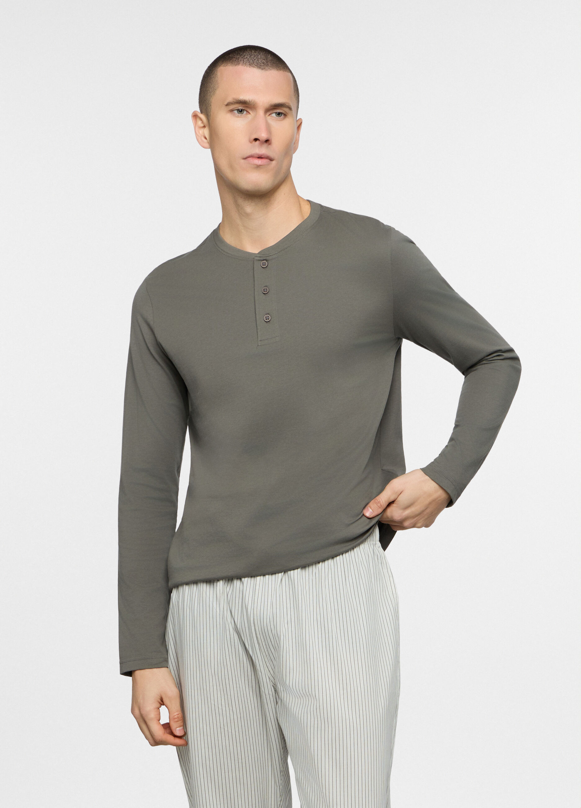 Maglia del pigiama a serafino in jersey uomo_0