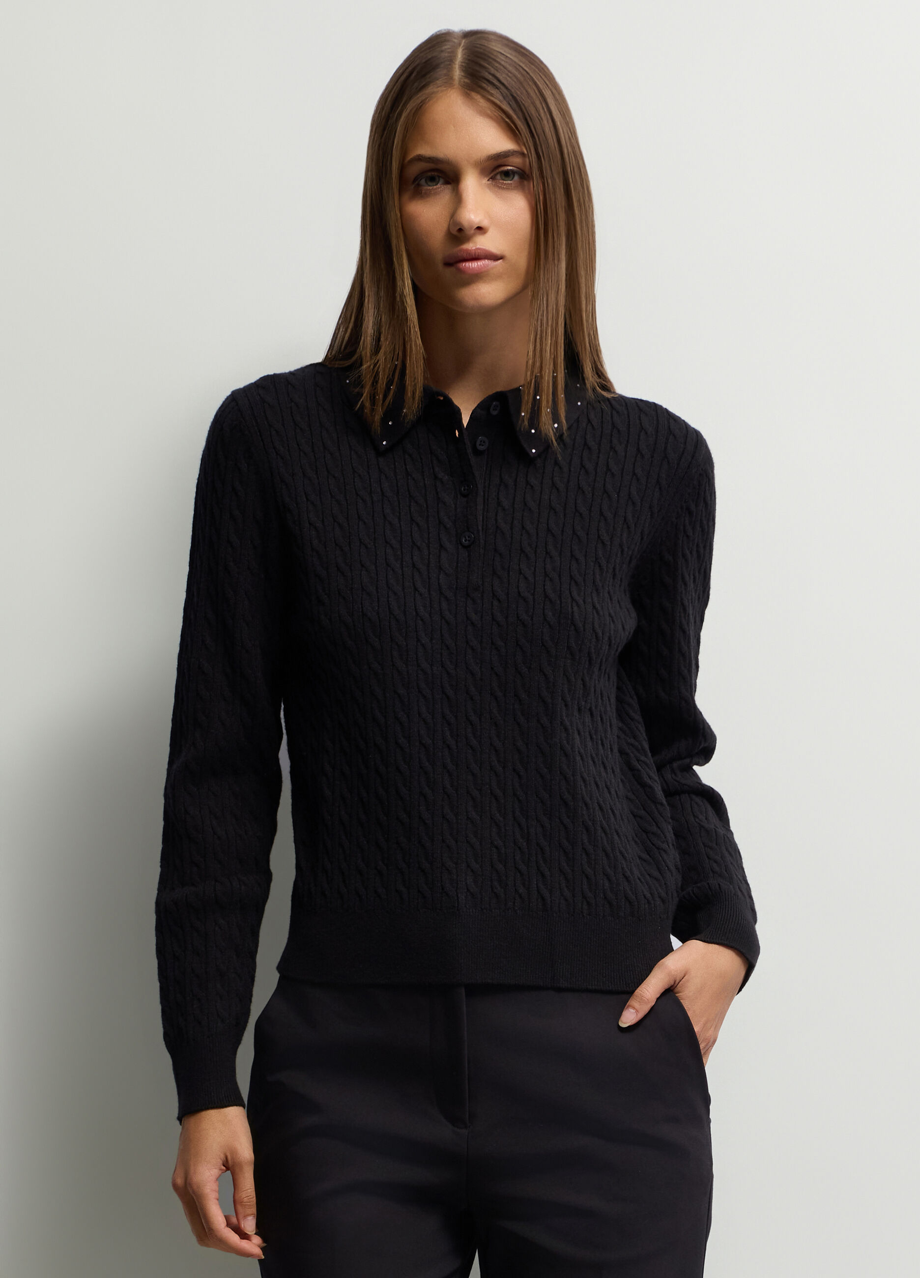 Maglia con coletto classico e lavorazione a treccia donna_0