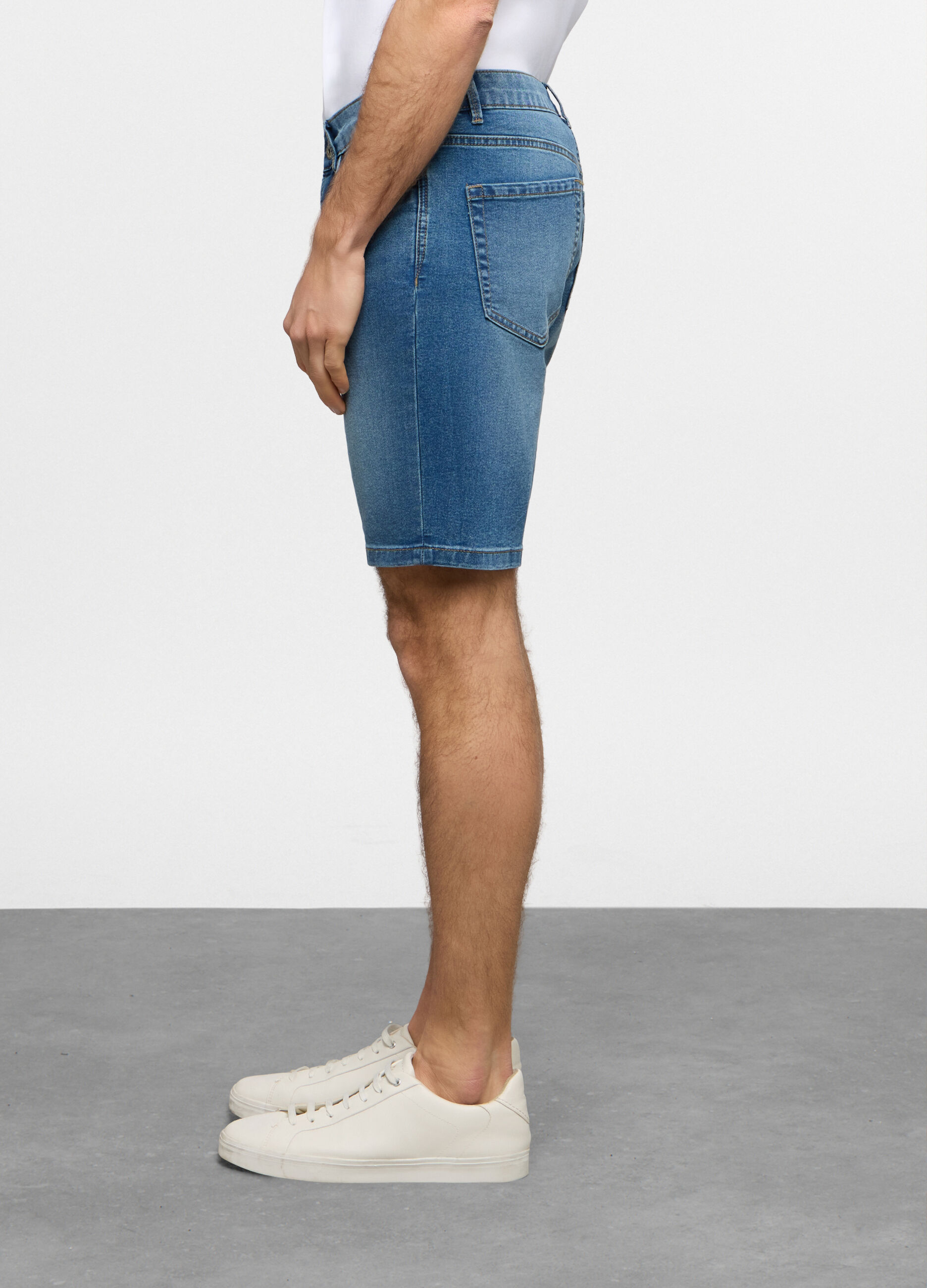 Bermuda in denim di cotone stretch uomo_1