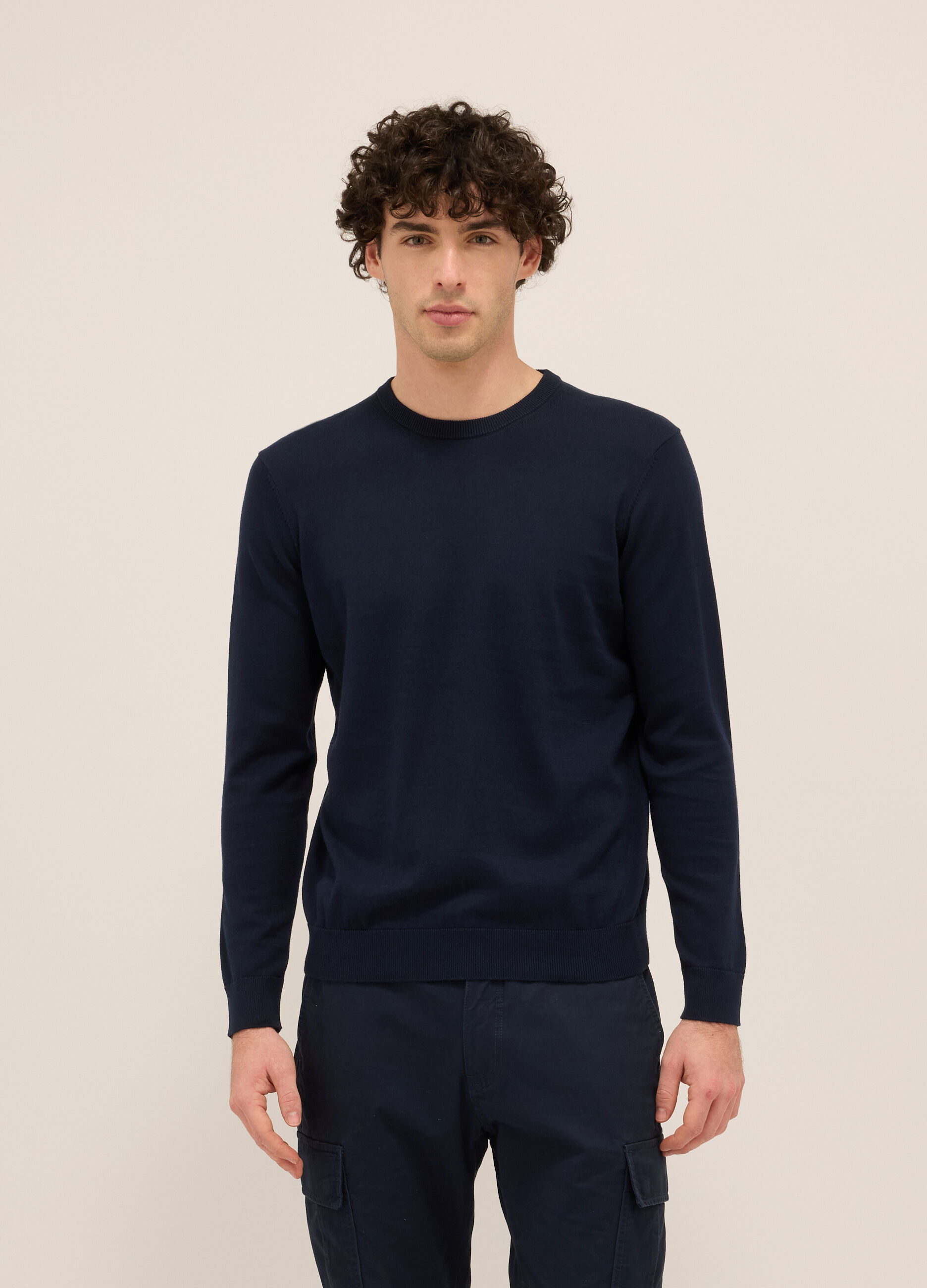 Maglione girocollo in maglia rasata di puro cotone uomo_0
