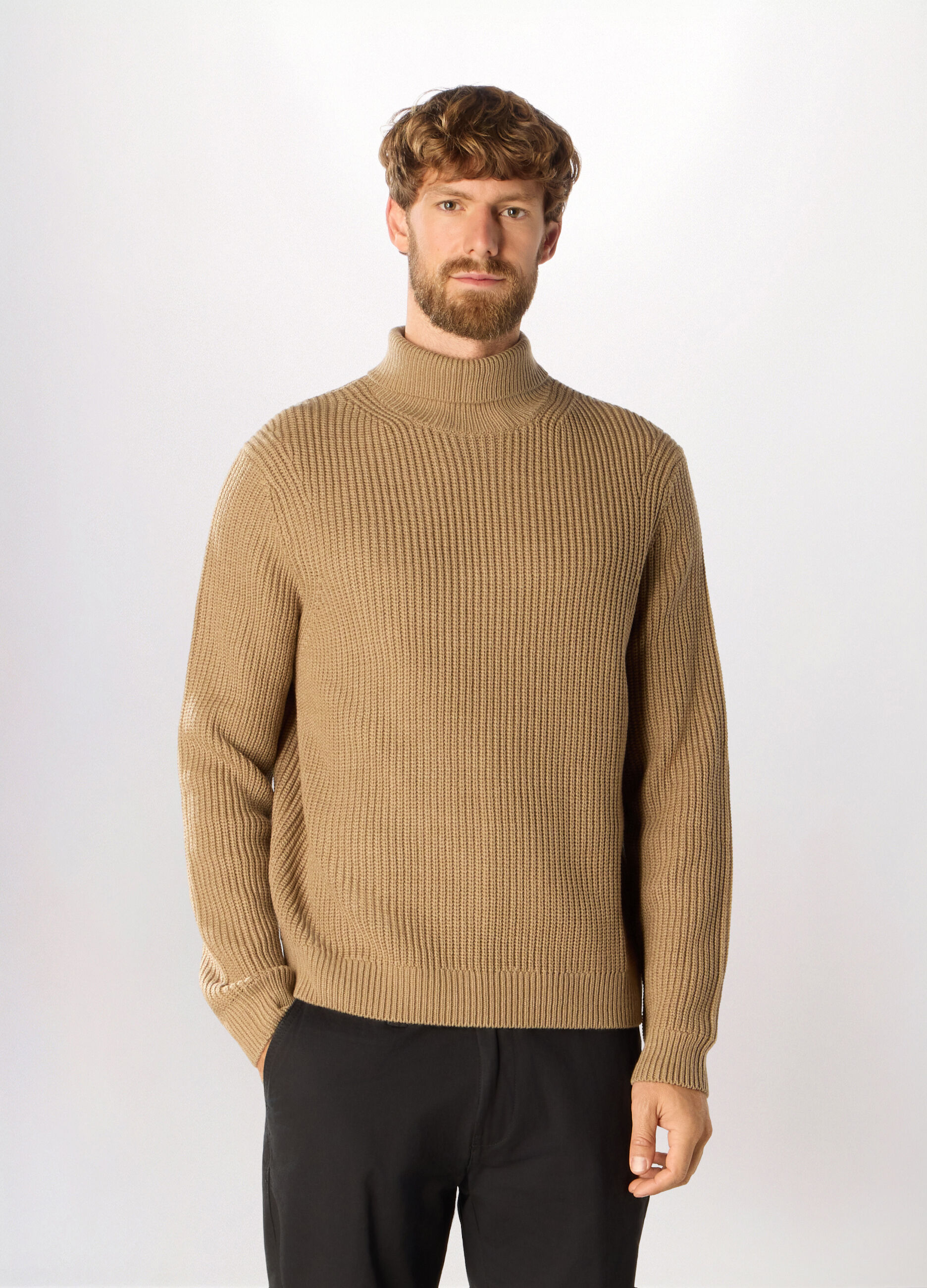 Maglione collo alto a costa inglese uomo_0