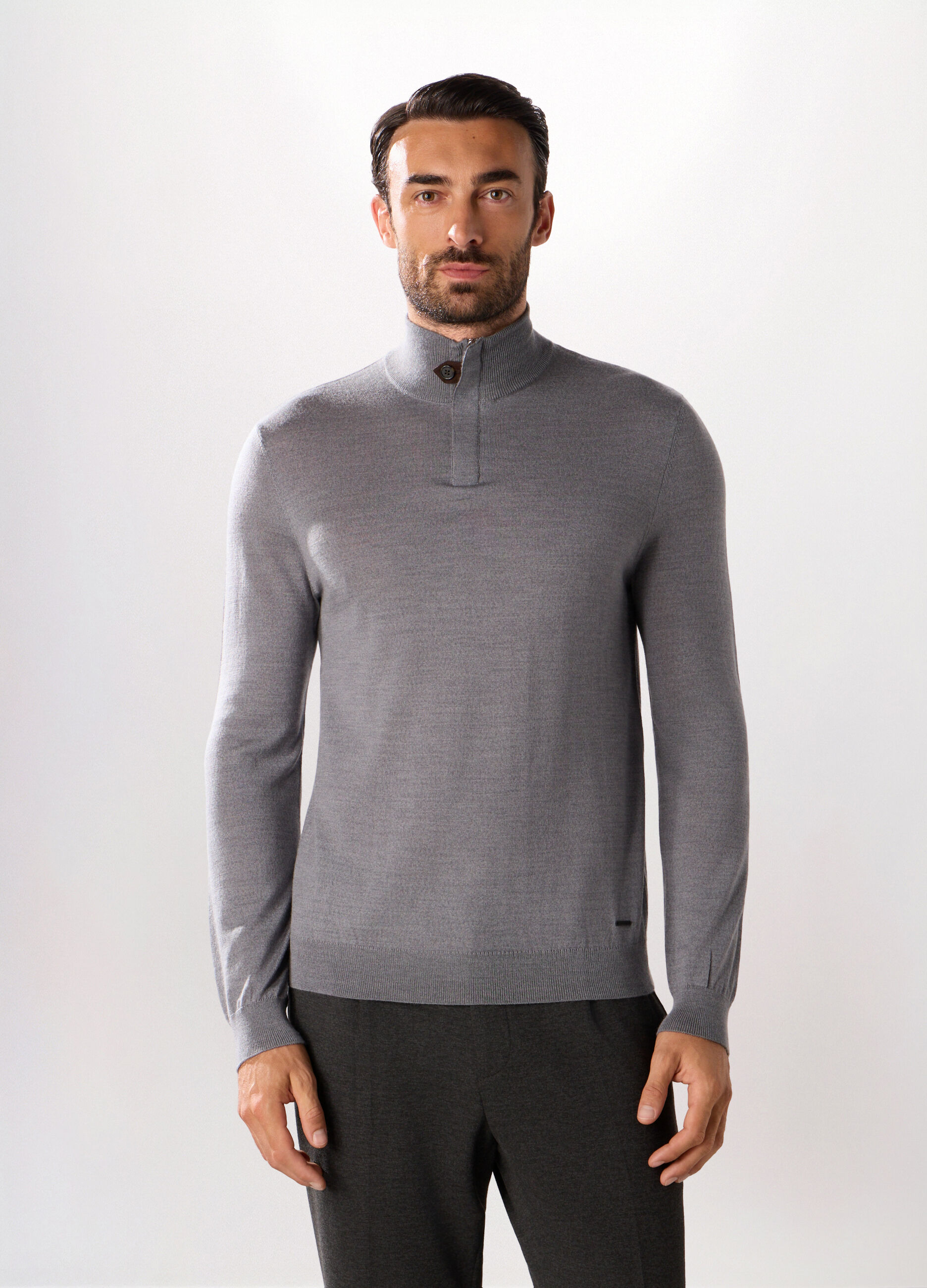 Maglione lupetto in lana merino uomo_0