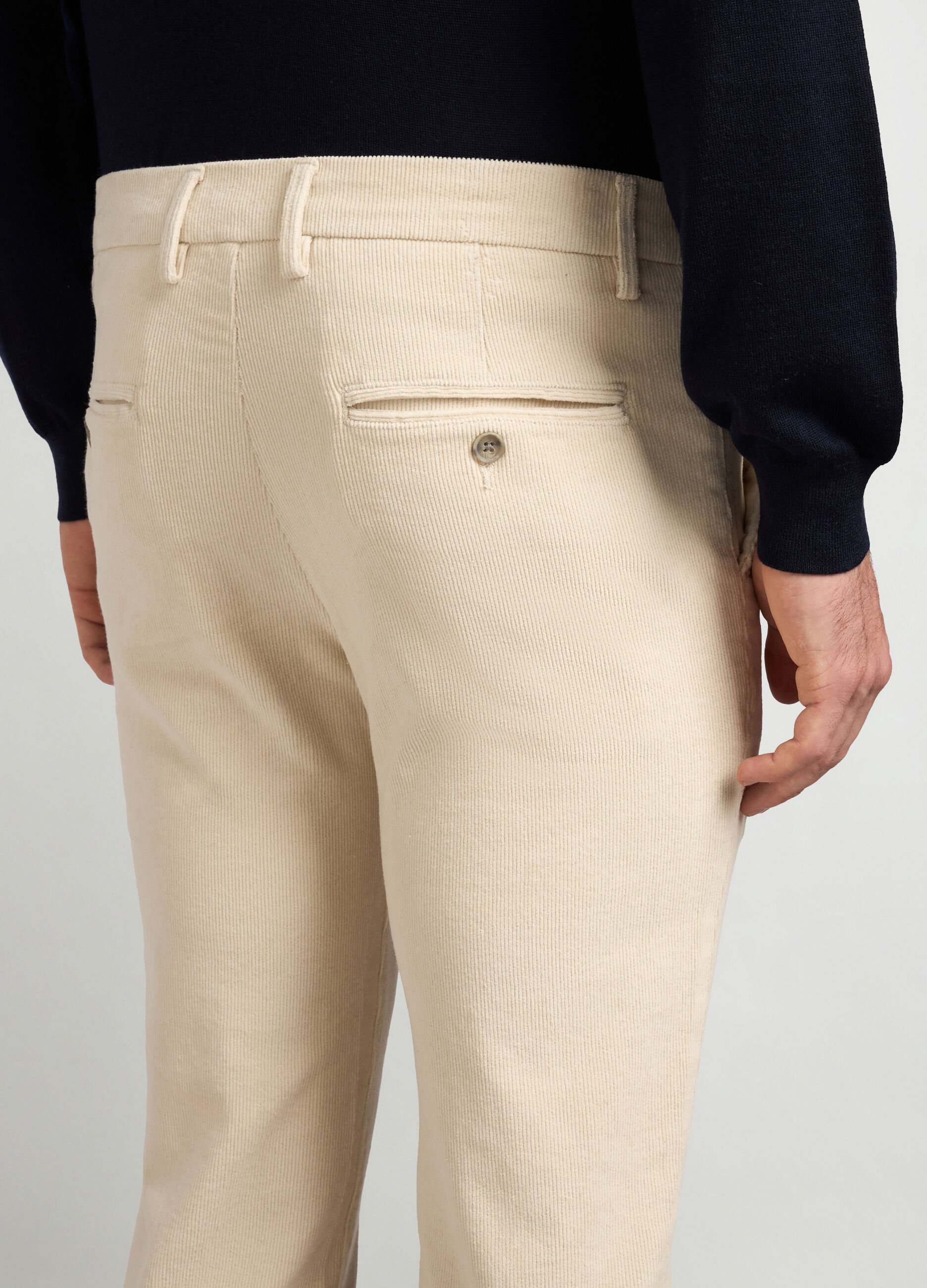 Pantaloni chino slim fit in velluto a coste uomo_2