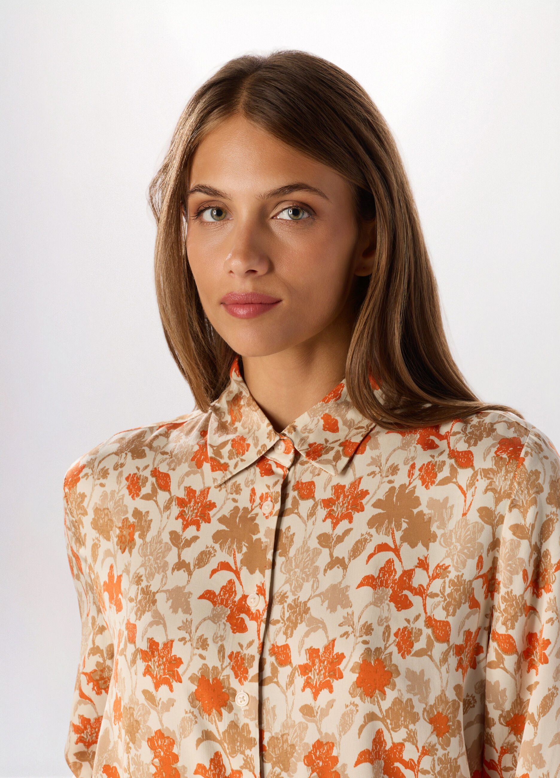 Camicia in raso di pura viscosa a maniche lunghe donna_2