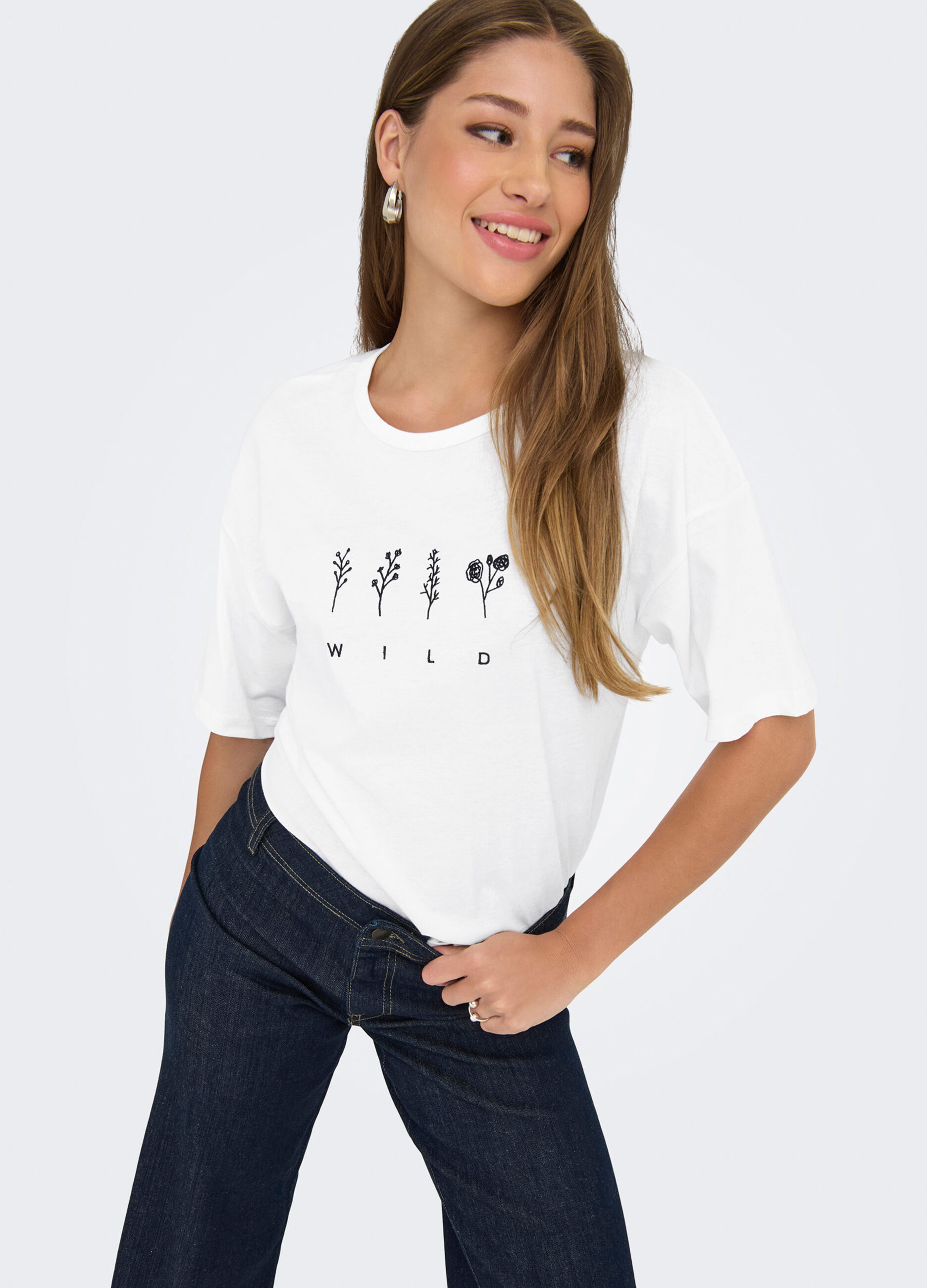 T-shirt con ricamo donna_3