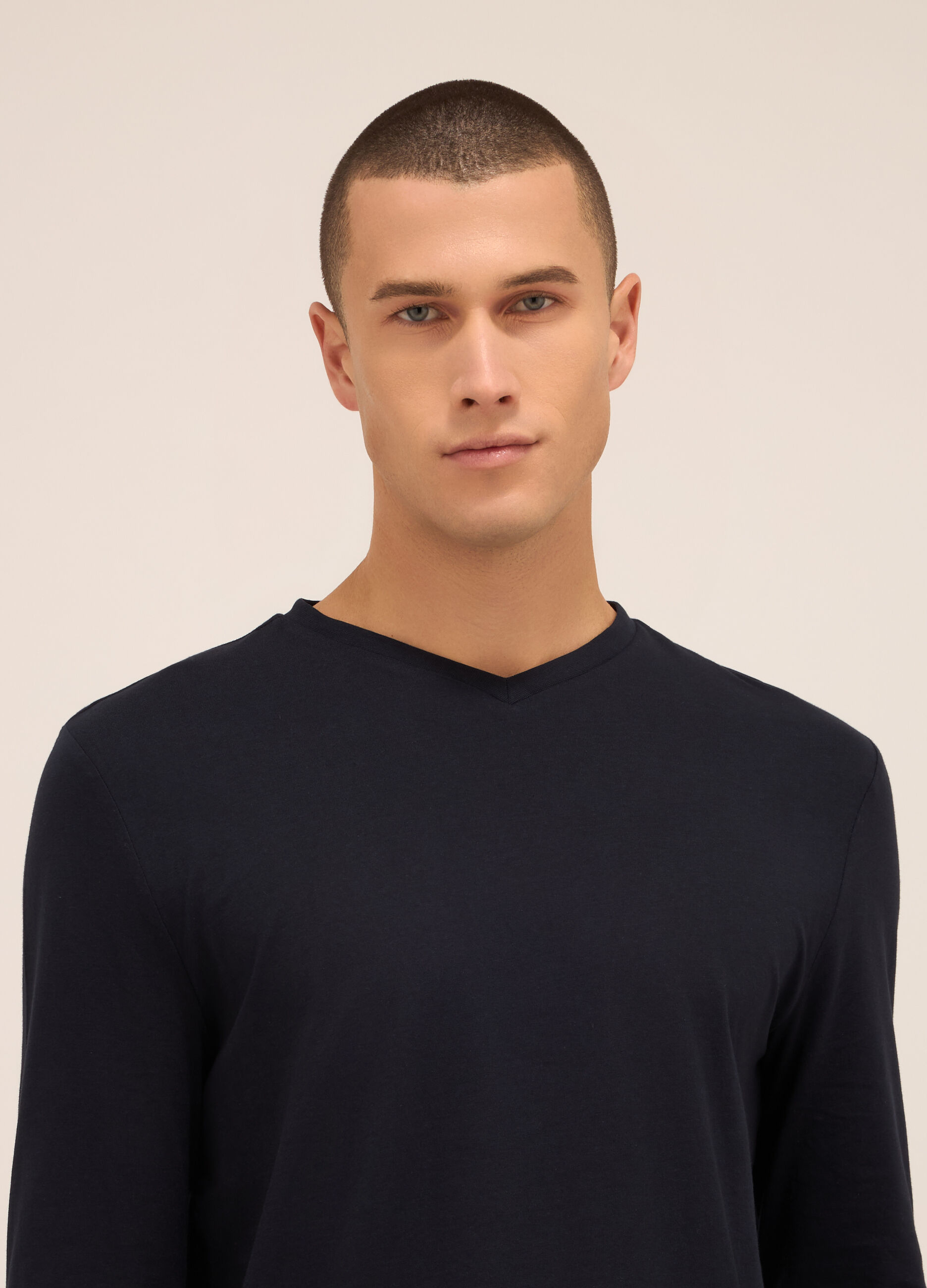 Maglia del pigiama scollo a V in puro cotone uomo_2