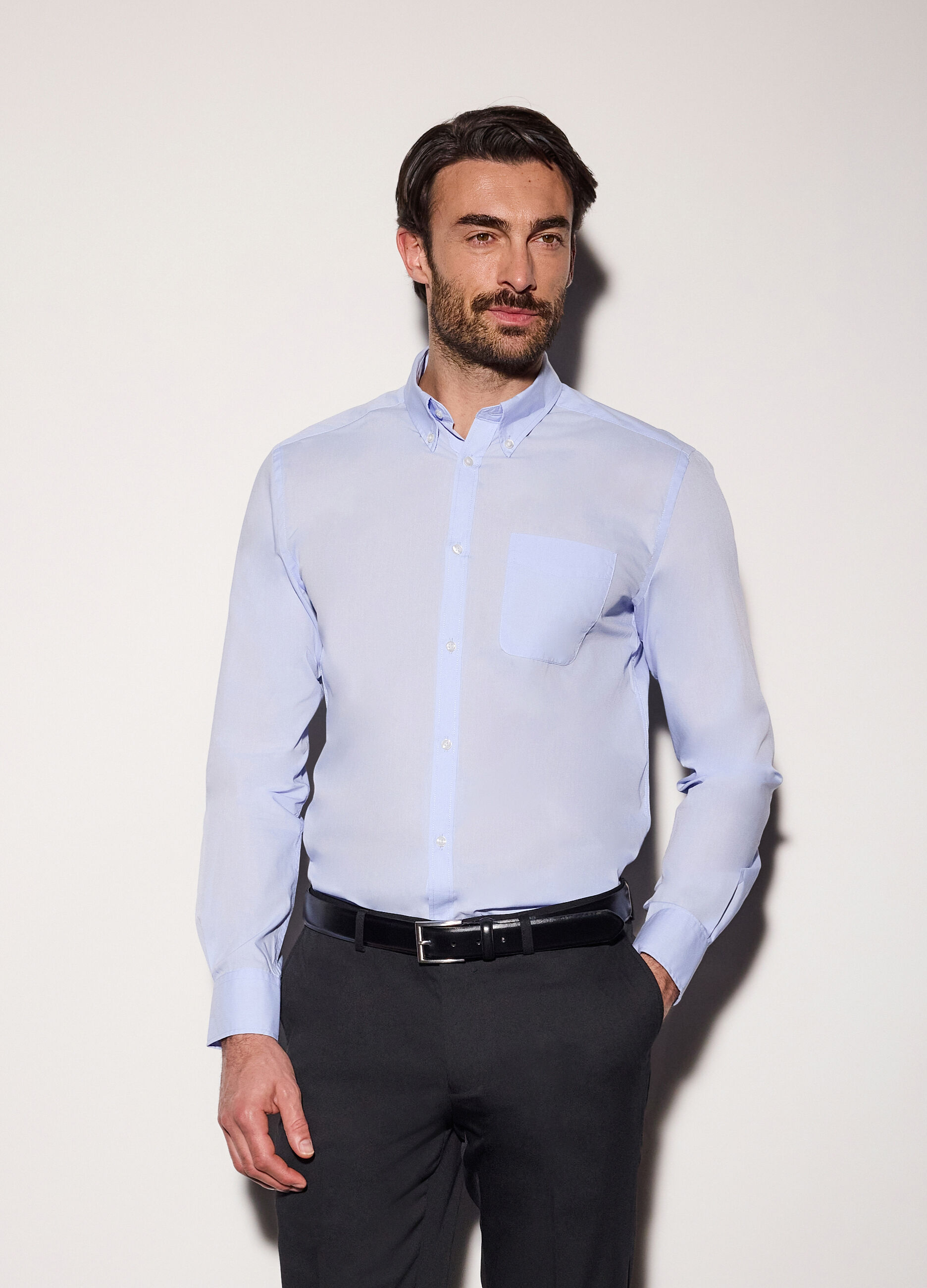 Camicia regular fit con colletto button down uomo_0