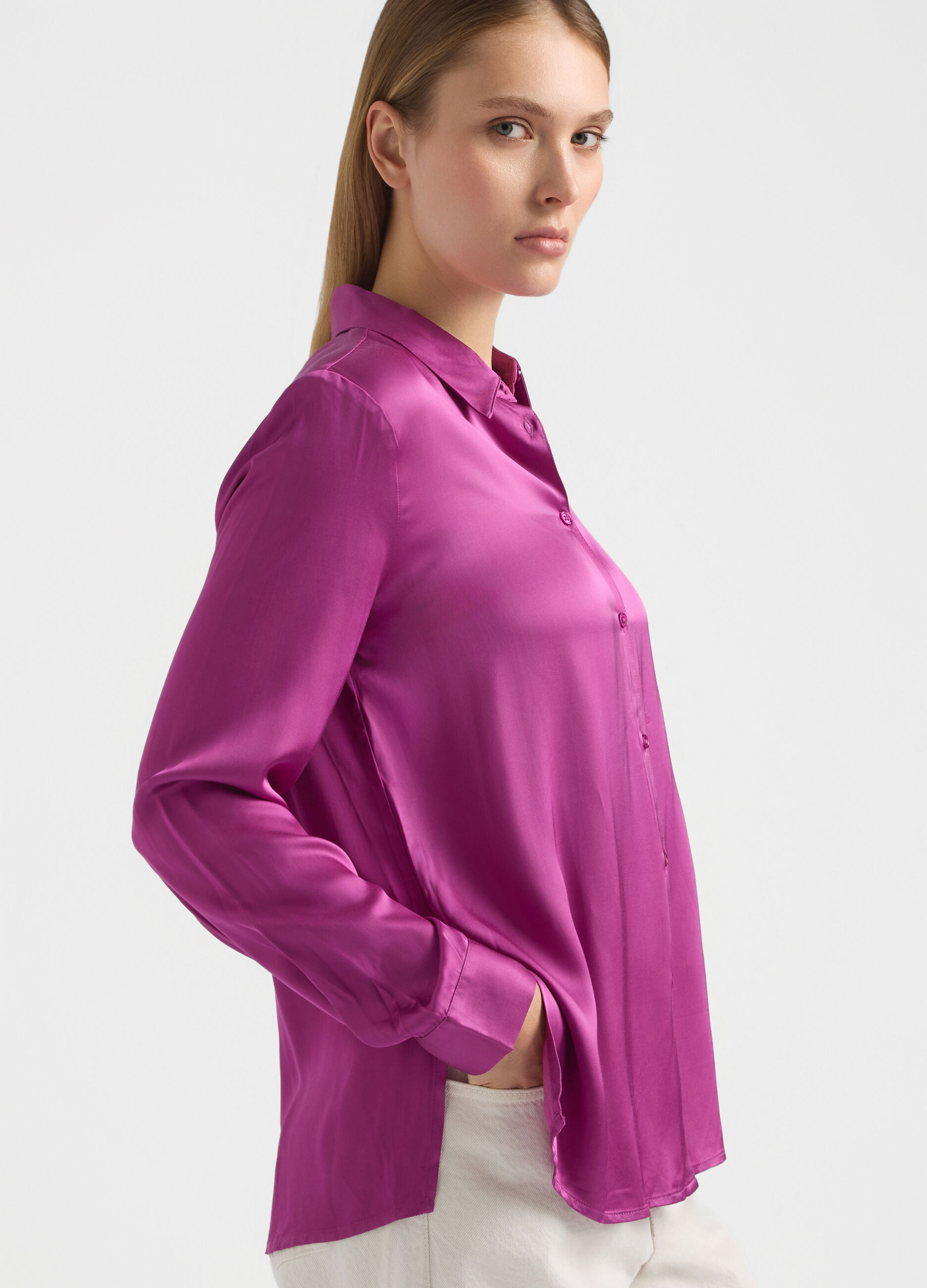 Camicia Fit Regular con colletto alla francese in raso di pura viscosa donna_3