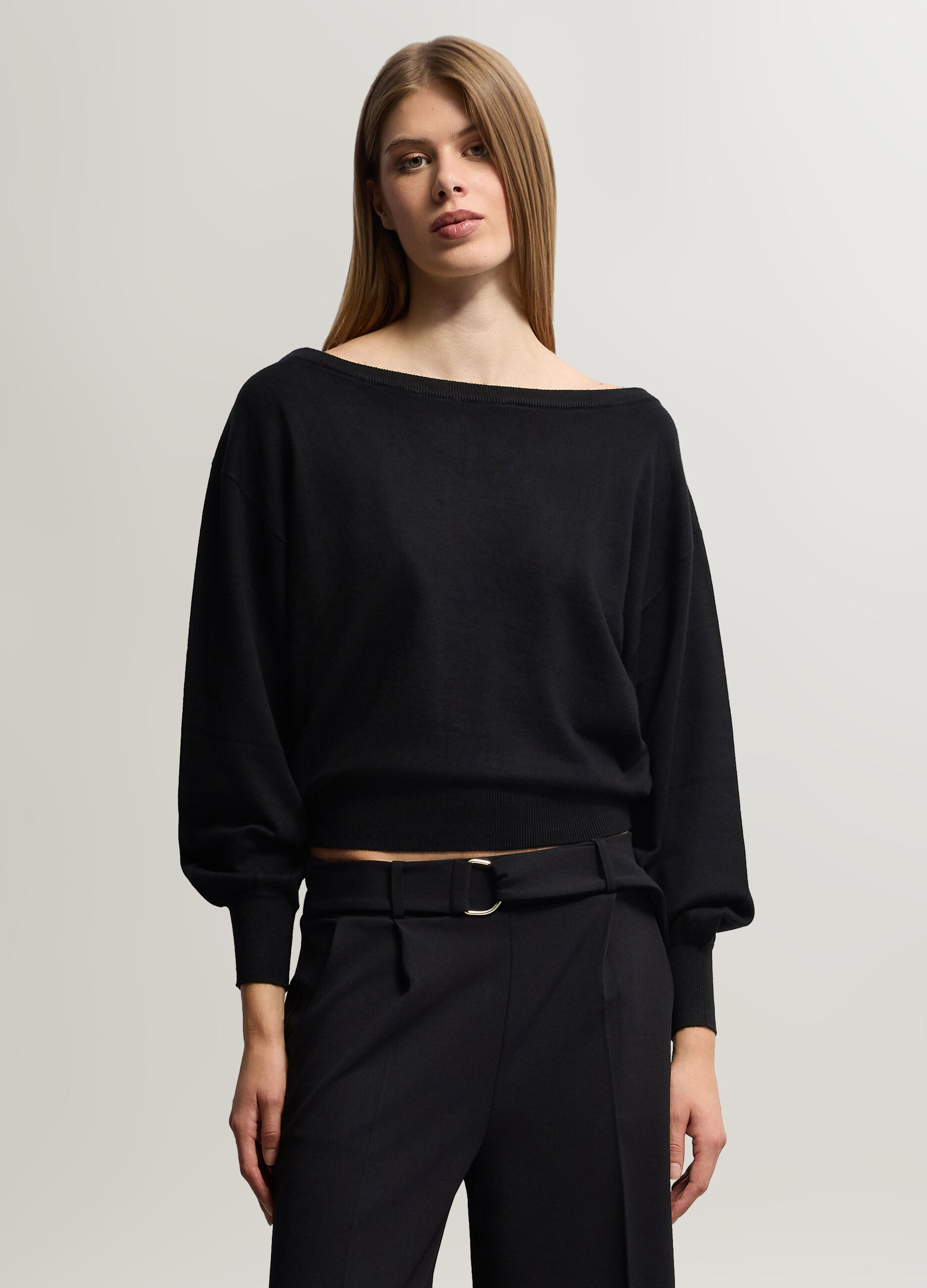 Maglia con scollo a barchetta rasata donna_0