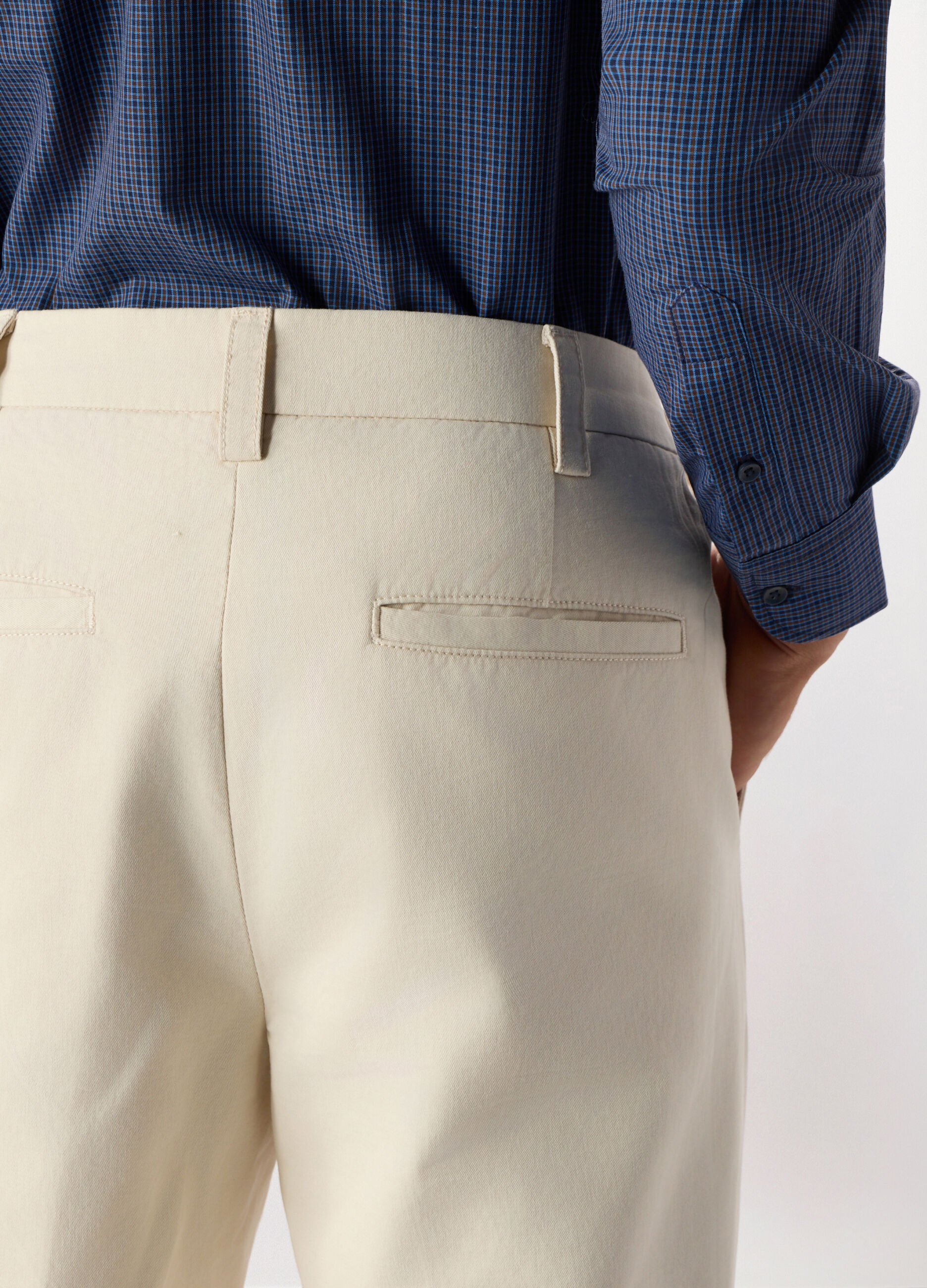 Pantalone chino regular fit in cotone_2