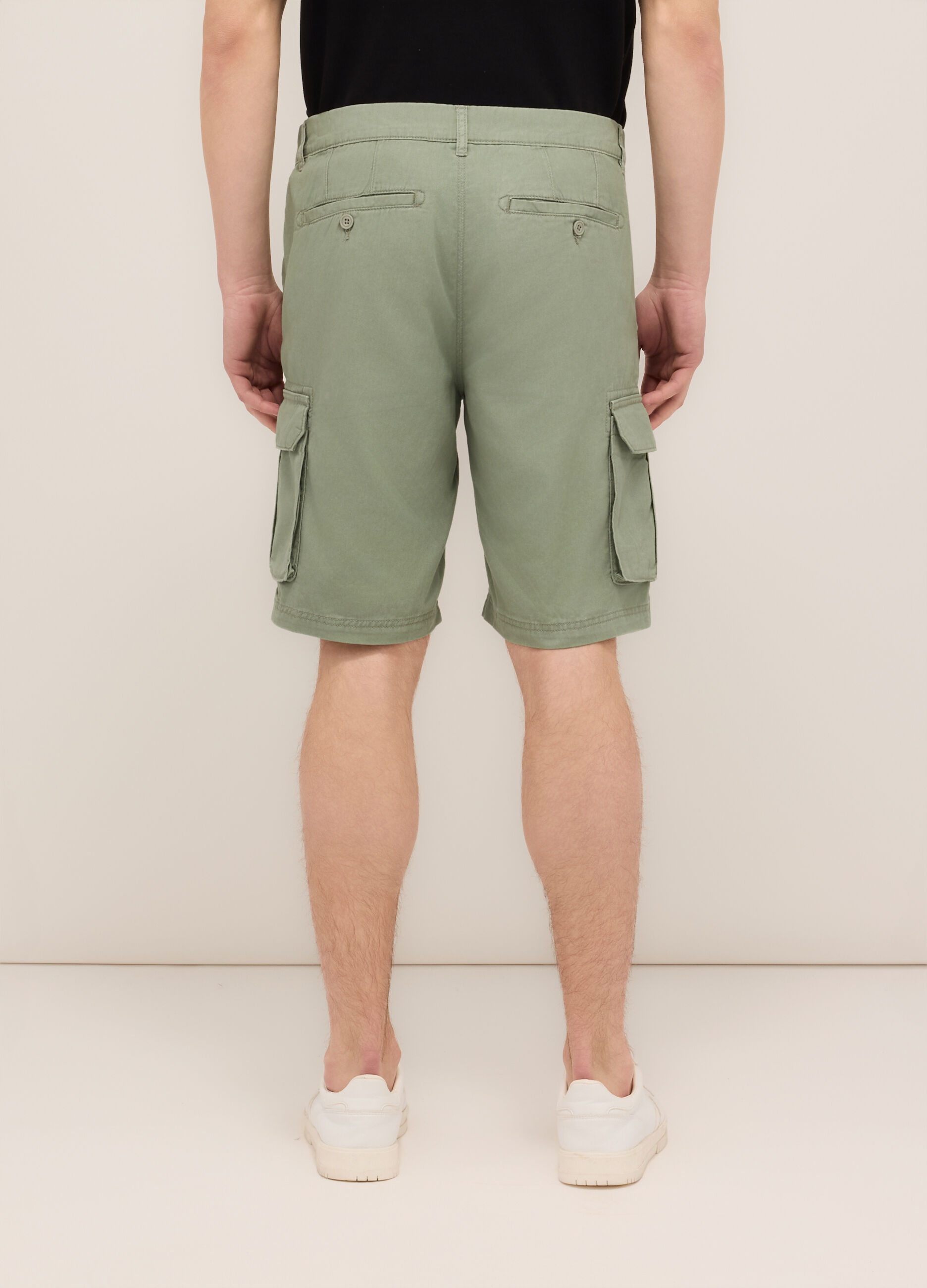 Bermuda cargo in twill di cotone uomo_1