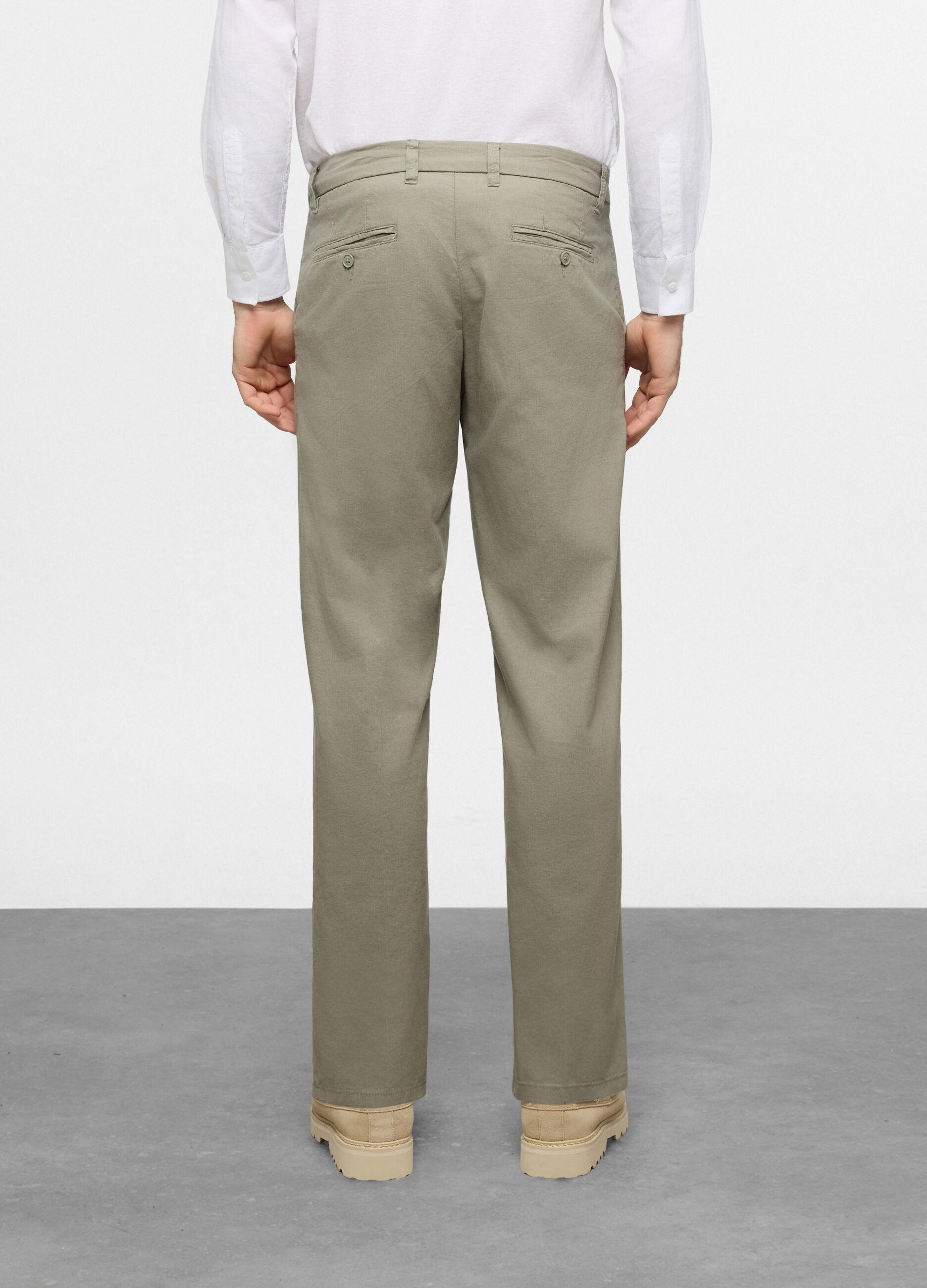 Pantalone chino regular fit in lino e cotone uomo_1