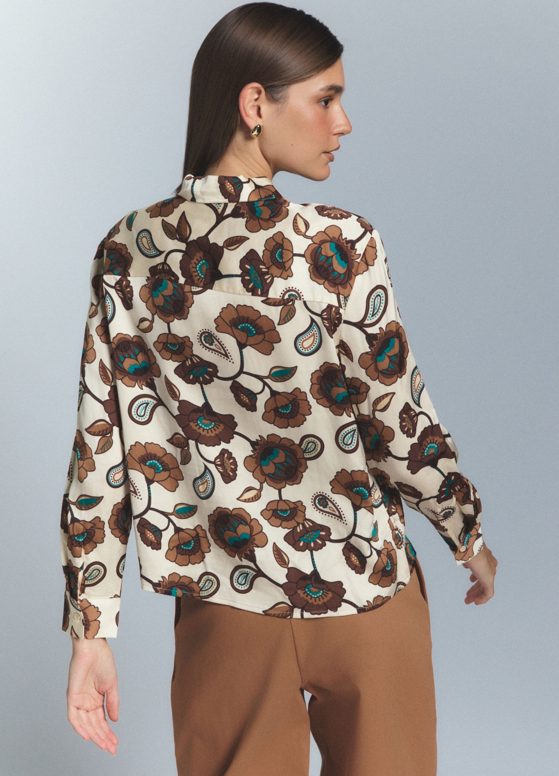Blusa Fit Regular con colletto classico in raso di pura viscosa donna_3