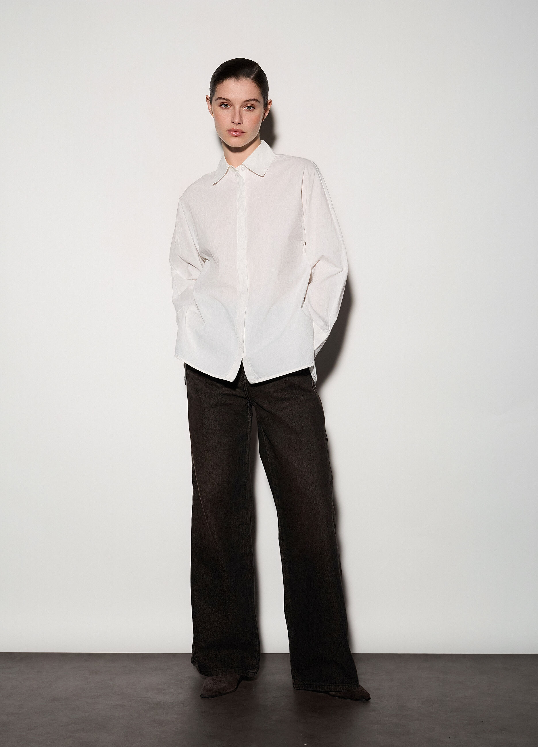 Camicia over fit in con collo alla francese in popeline donna_0