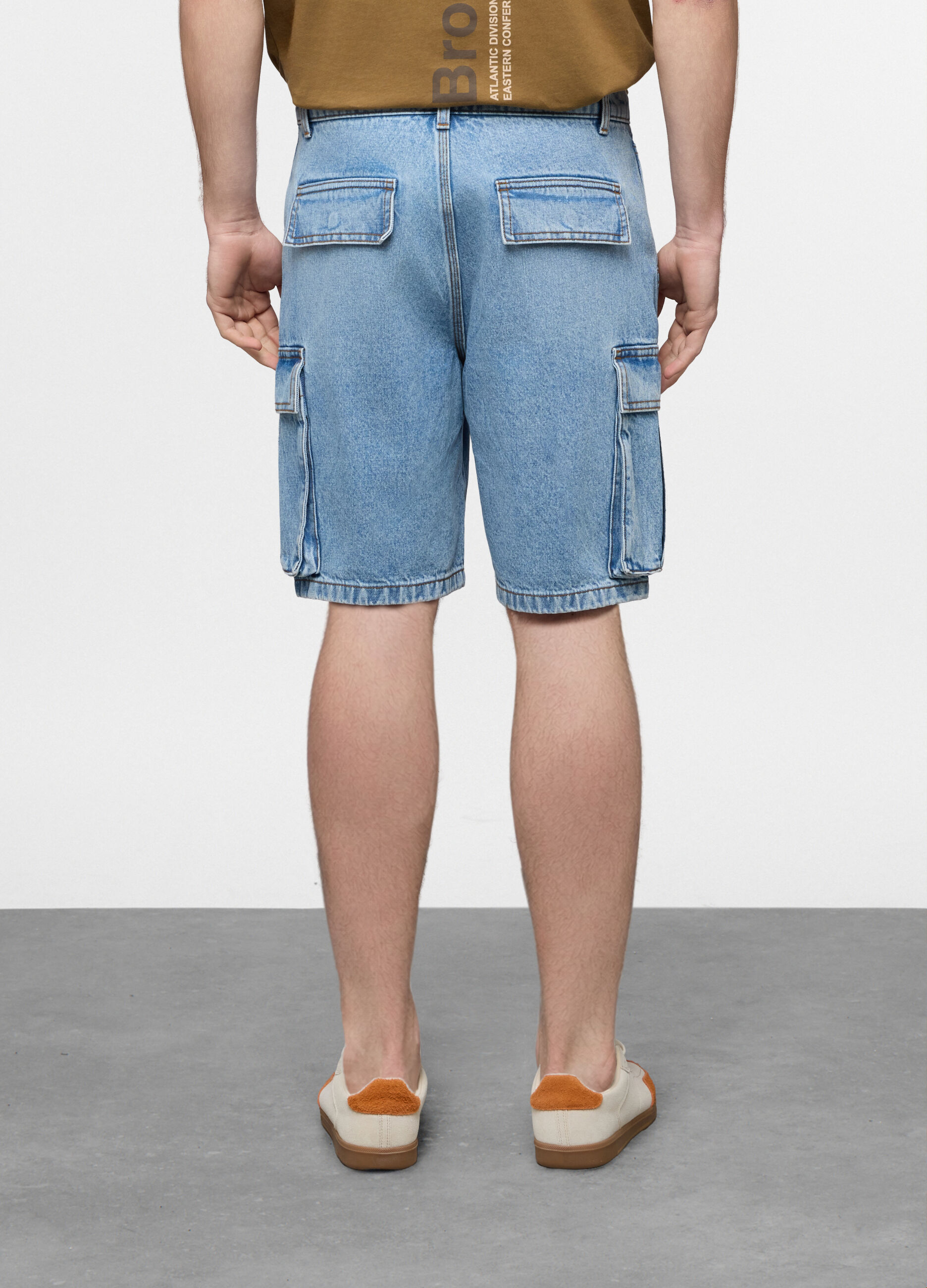 Short cargo in denim di cotone uomo_1