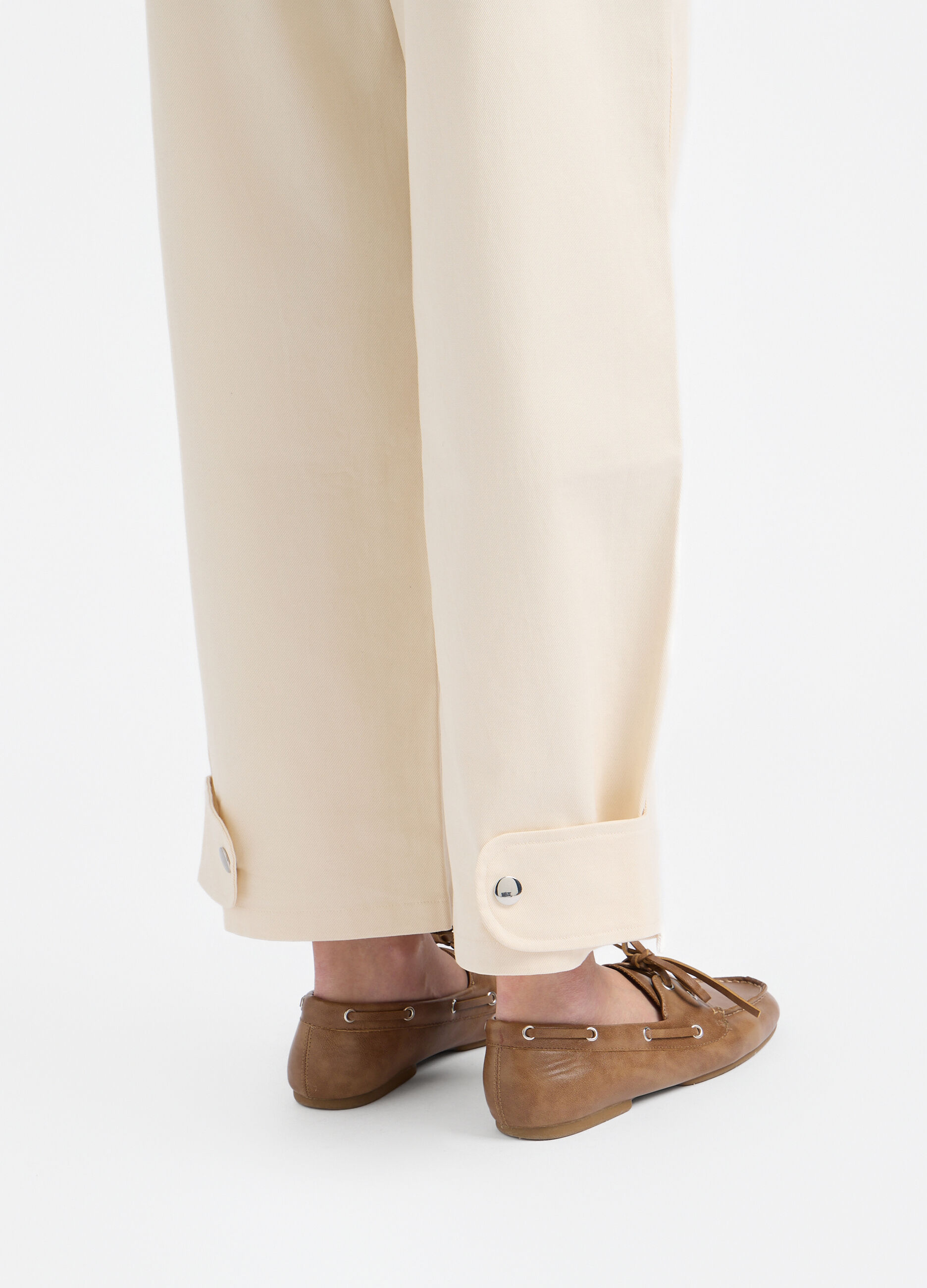Pantaloni Fit Over in Twill di cotone stretch donna_3