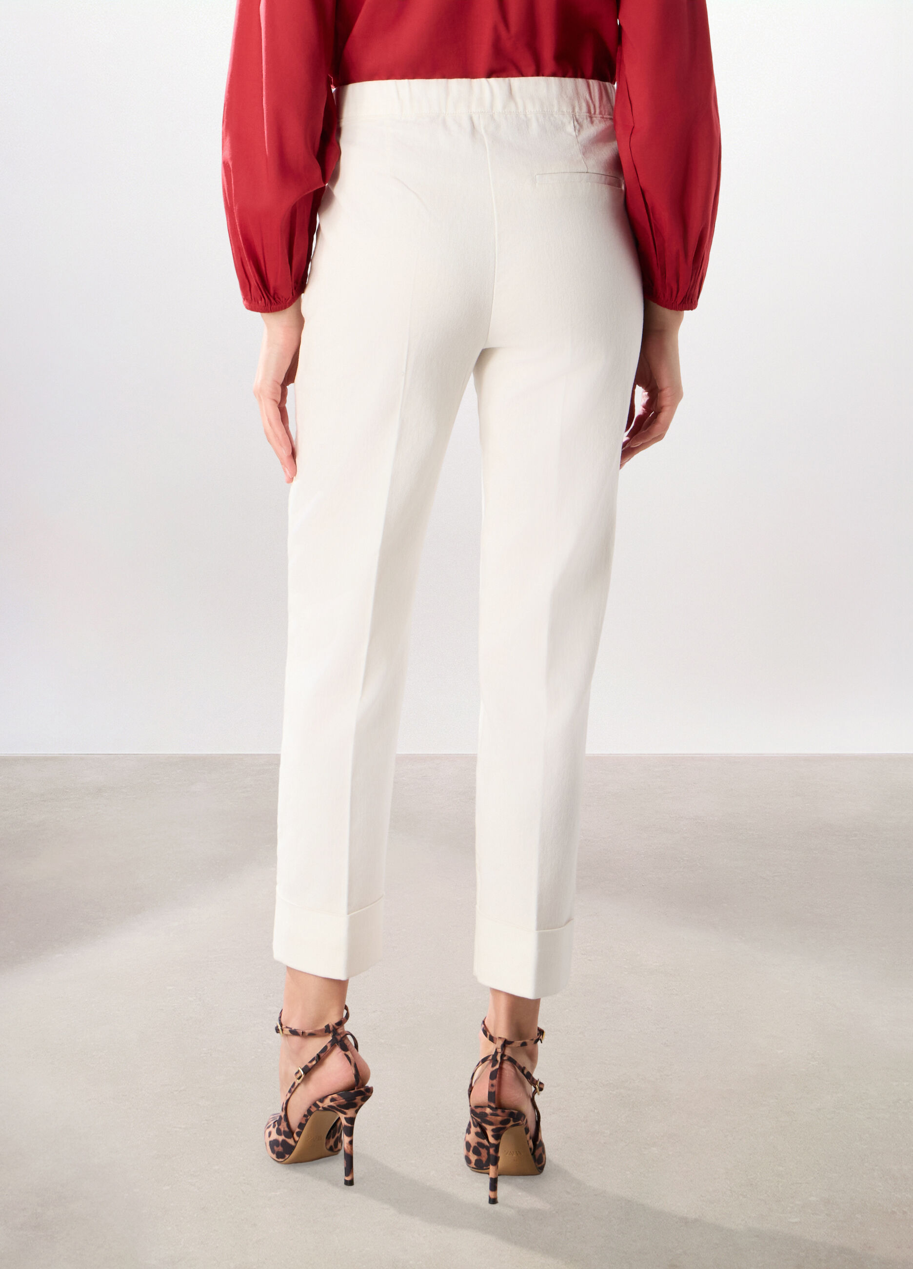 Pantalone chino in denim stretch donna_1