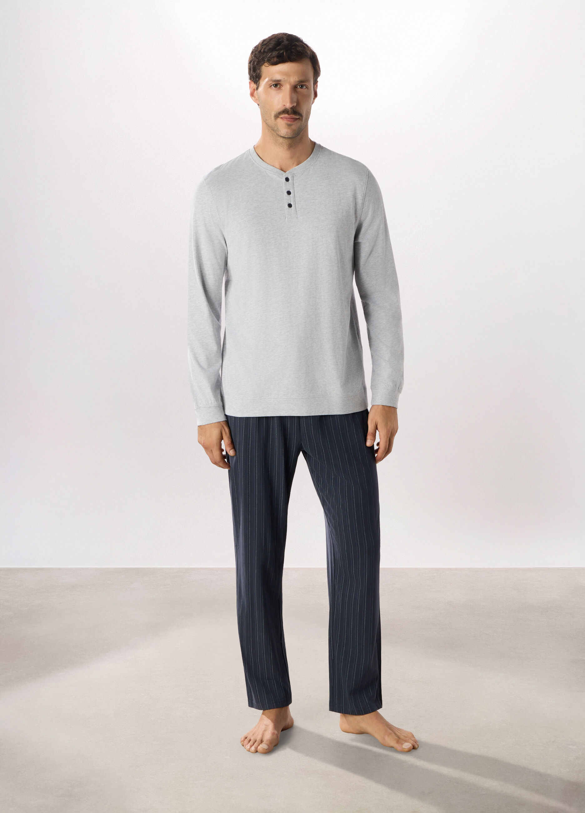 Pigiama lungo a serafino in puro cotone uomo_0