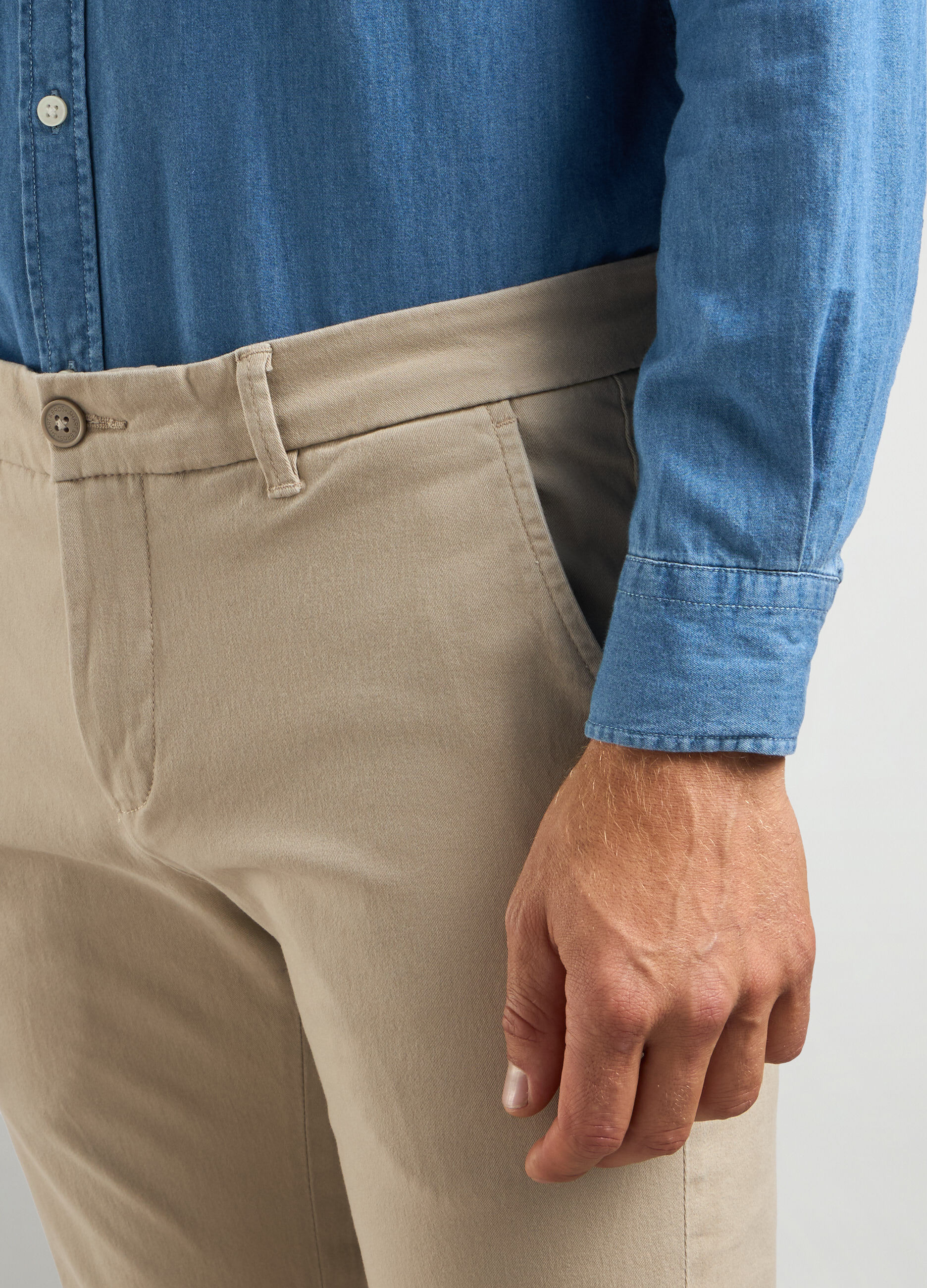 Pantaloni extra slim fit in twill stretch uomo_2